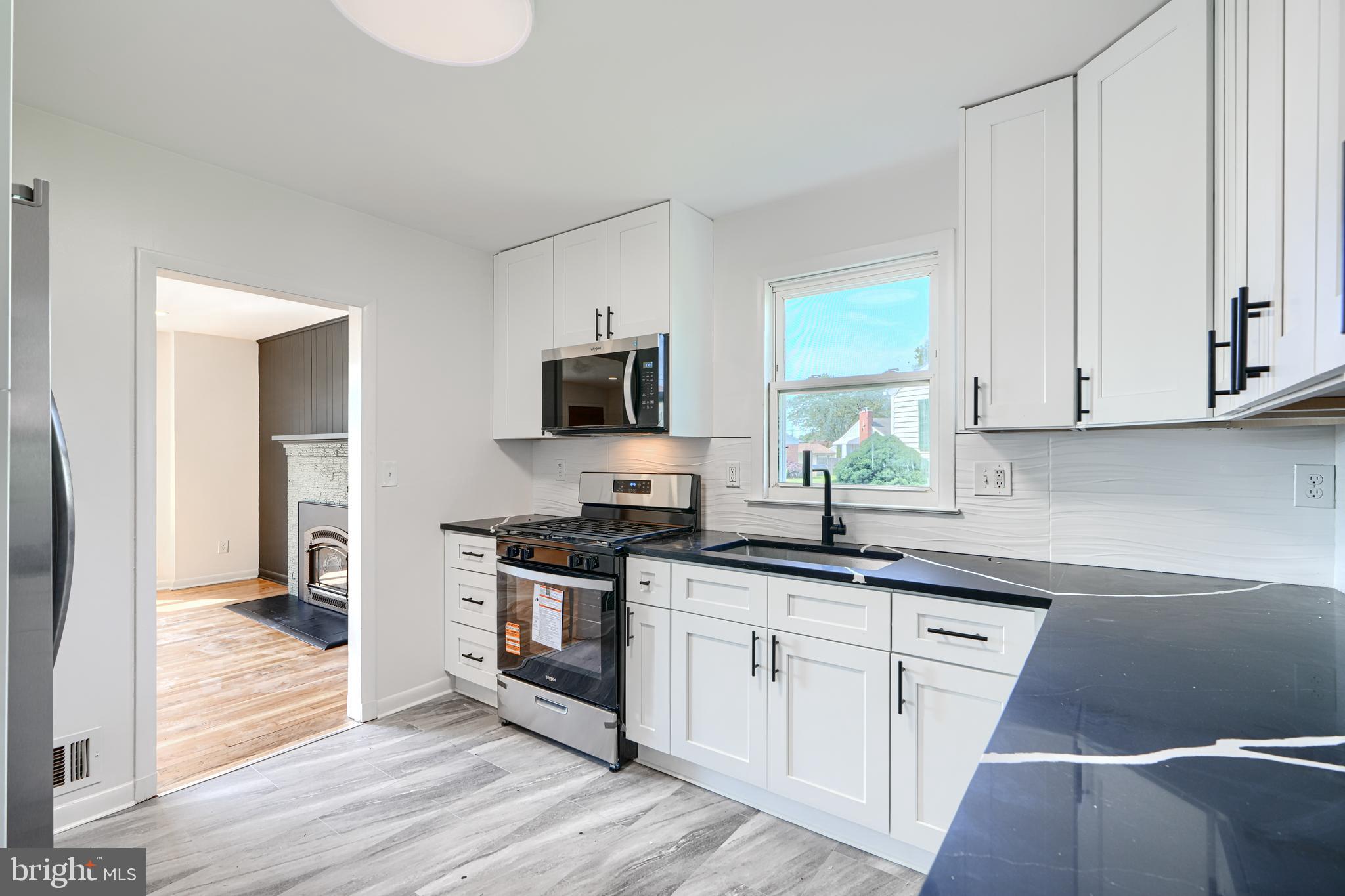 HARWOOD MANOR - Residential