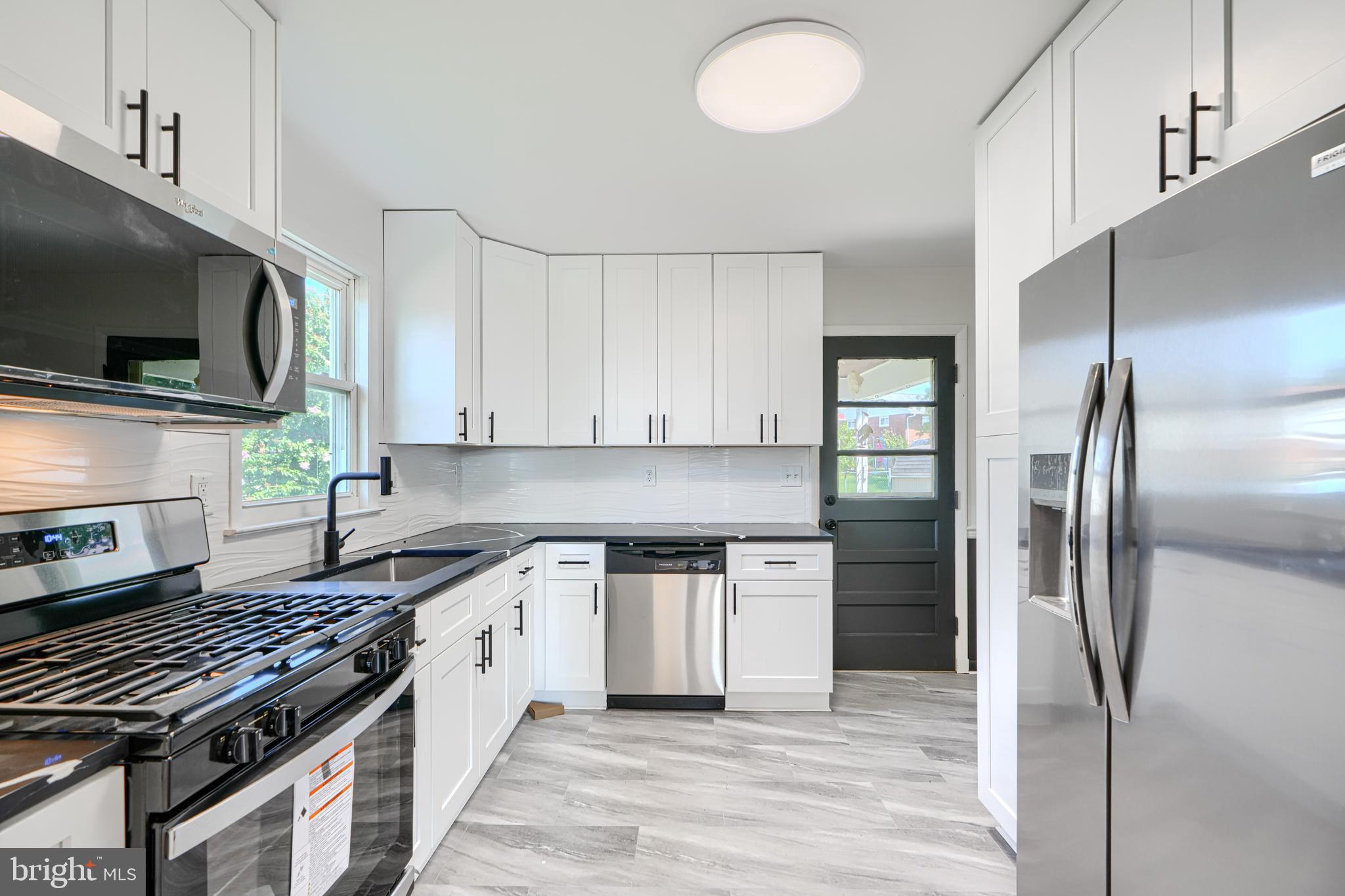 HARWOOD MANOR - Residential