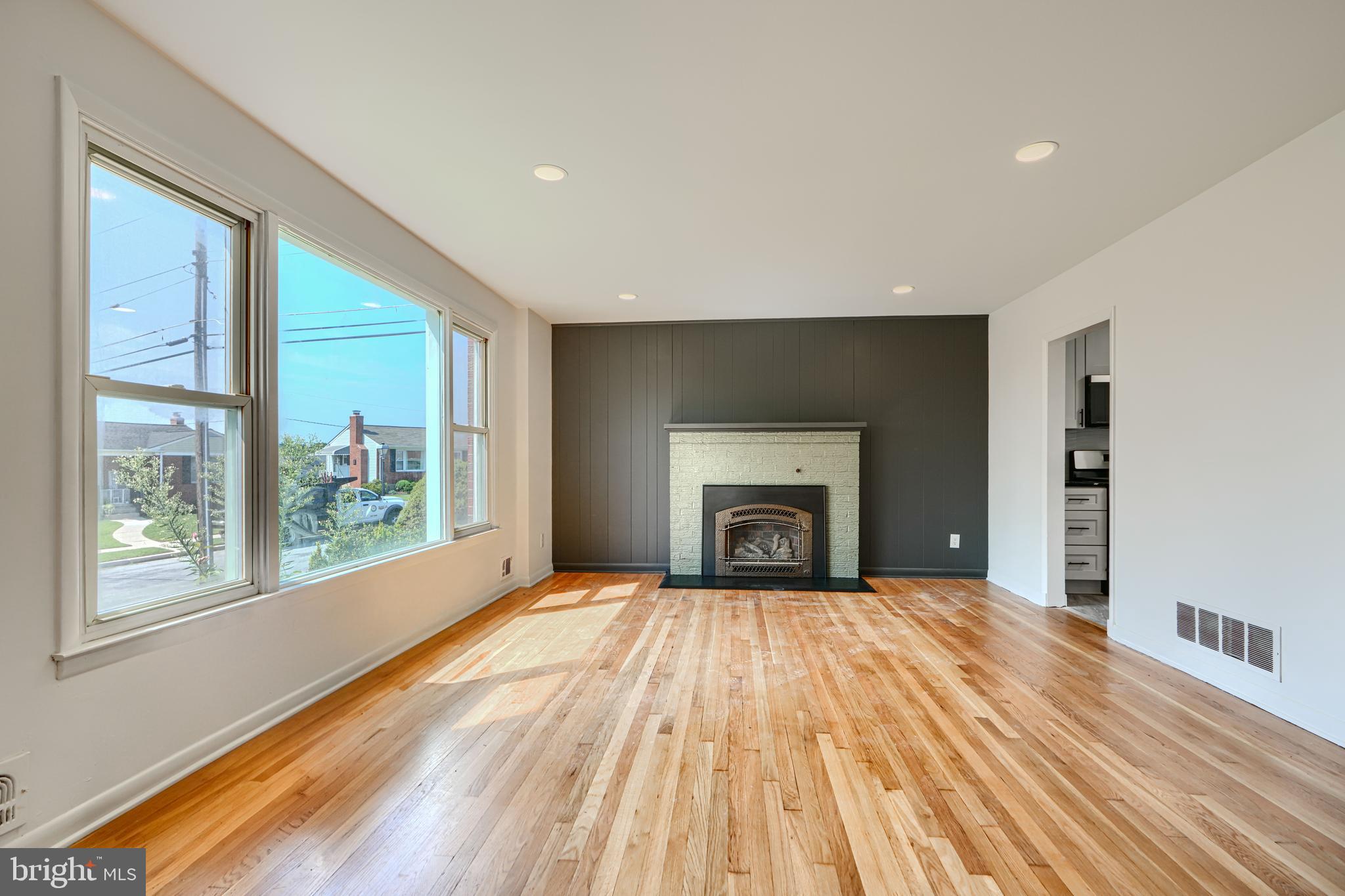 HARWOOD MANOR - Residential