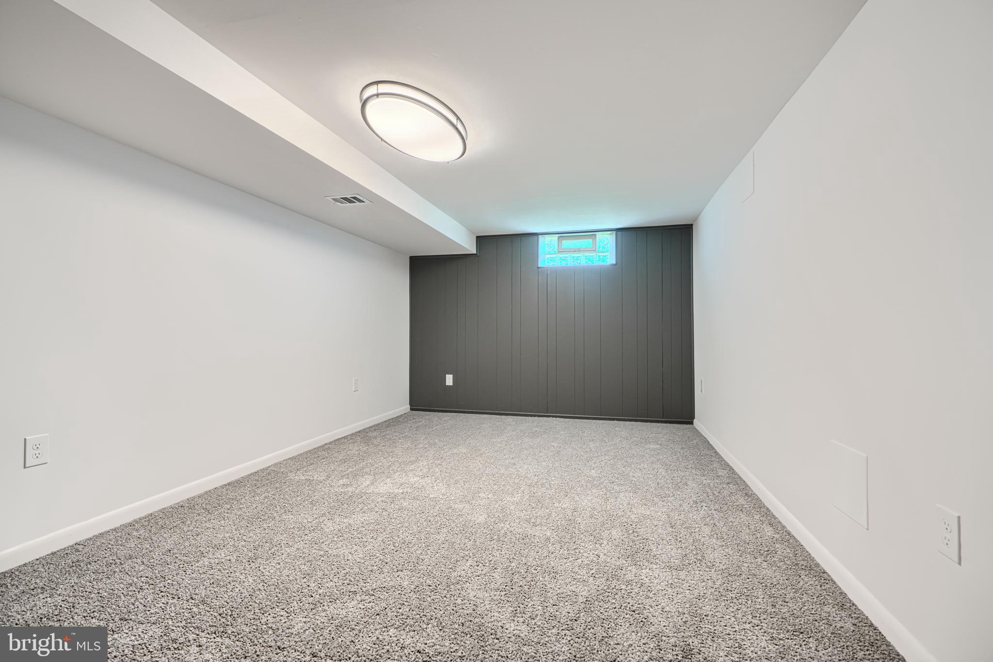 HARWOOD MANOR - Residential