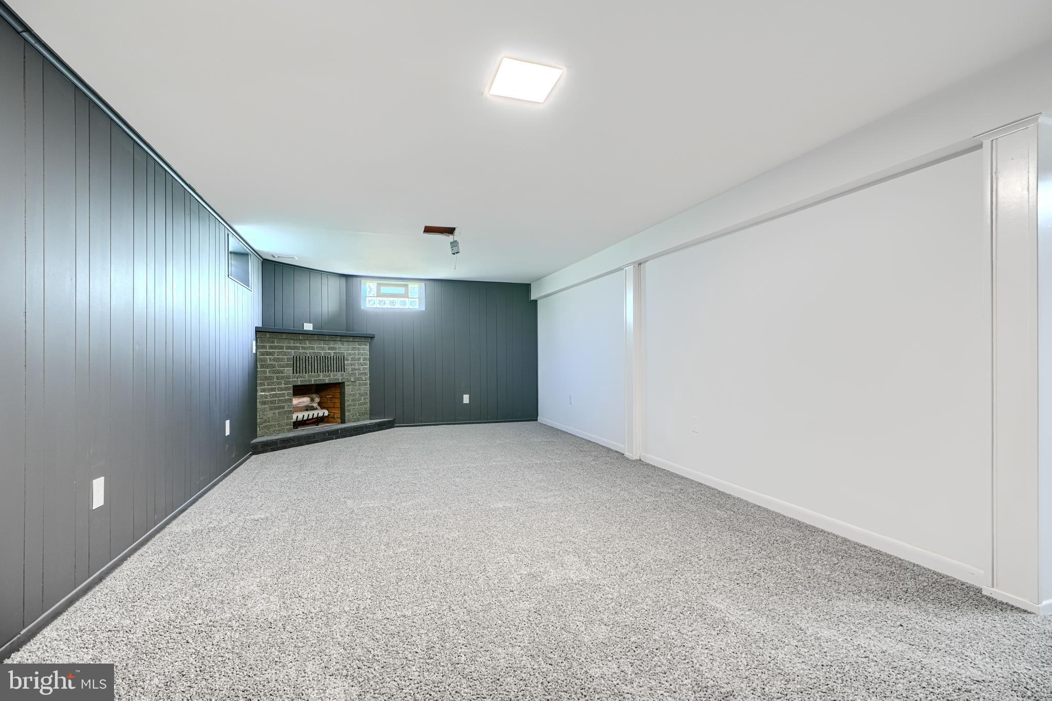 HARWOOD MANOR - Residential