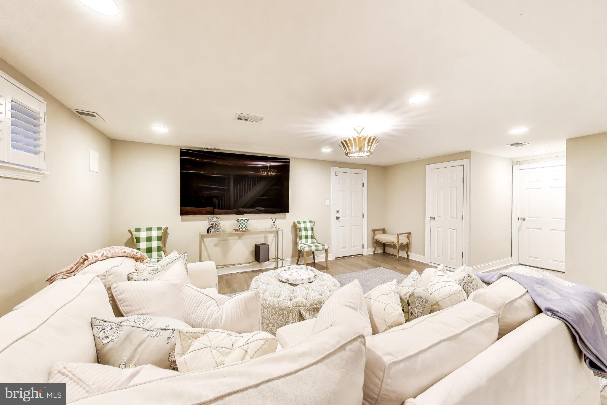 WESTMORELAND HILLS - Residential