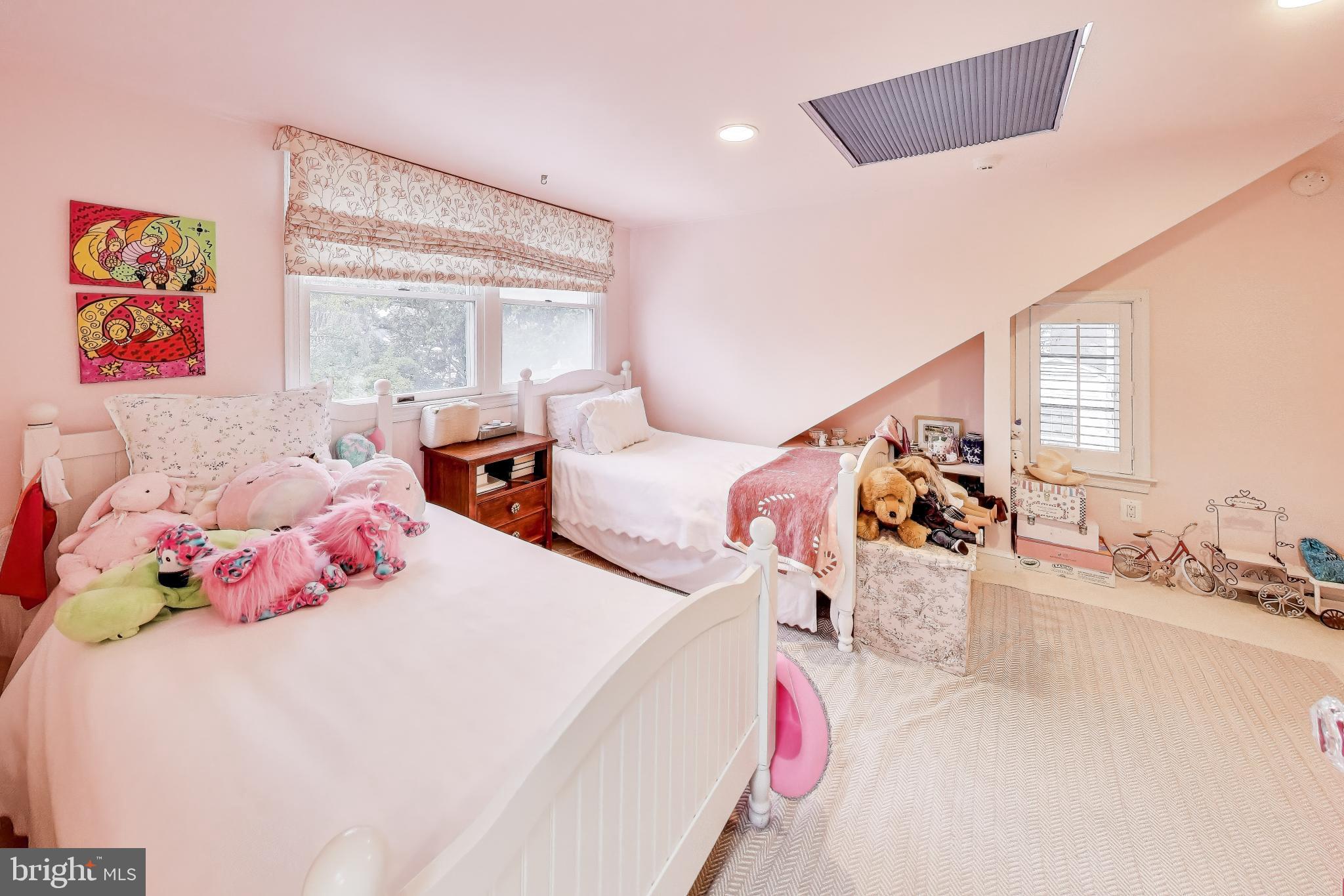 WESTMORELAND HILLS - Residential