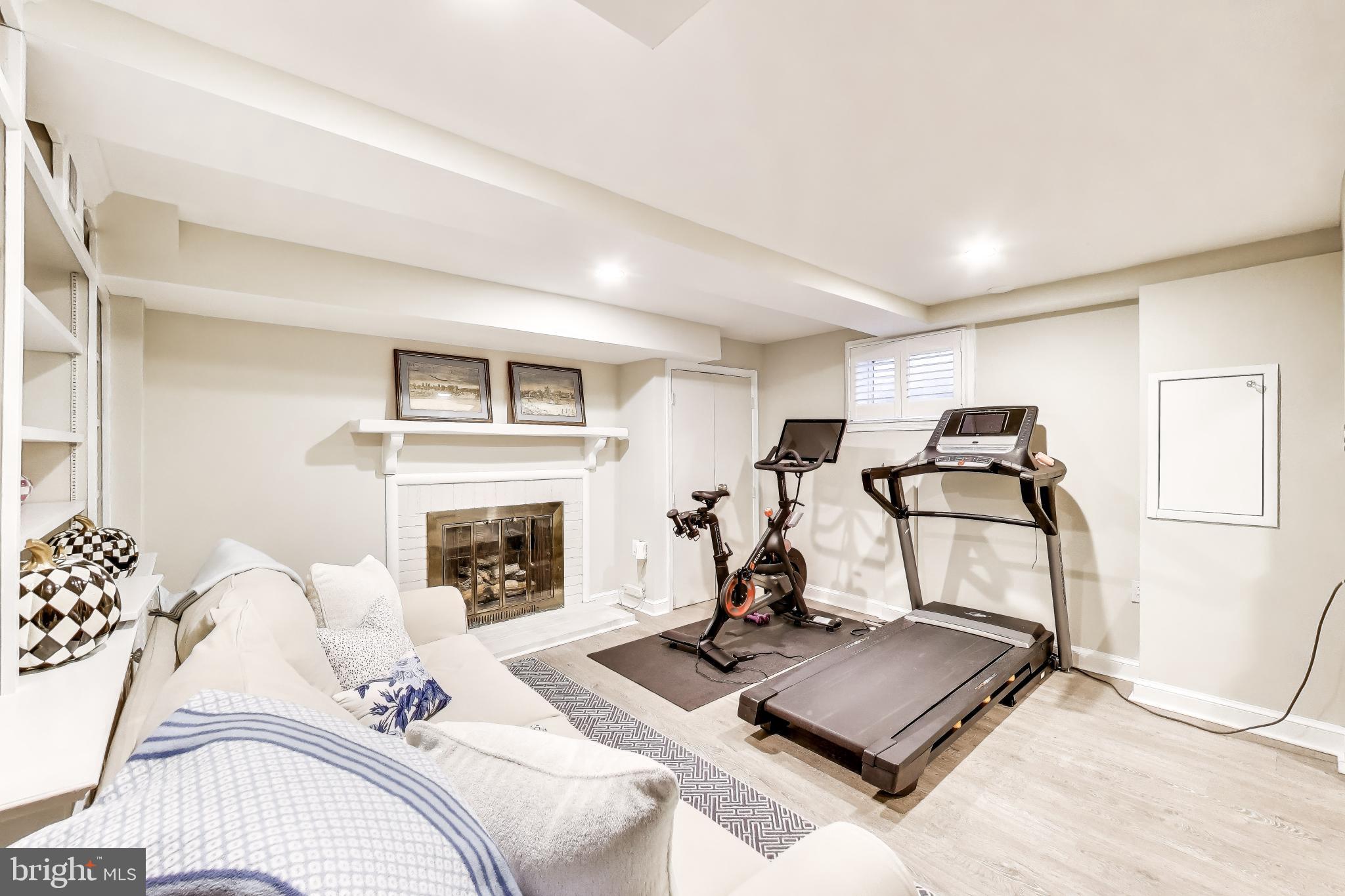 WESTMORELAND HILLS - Residential