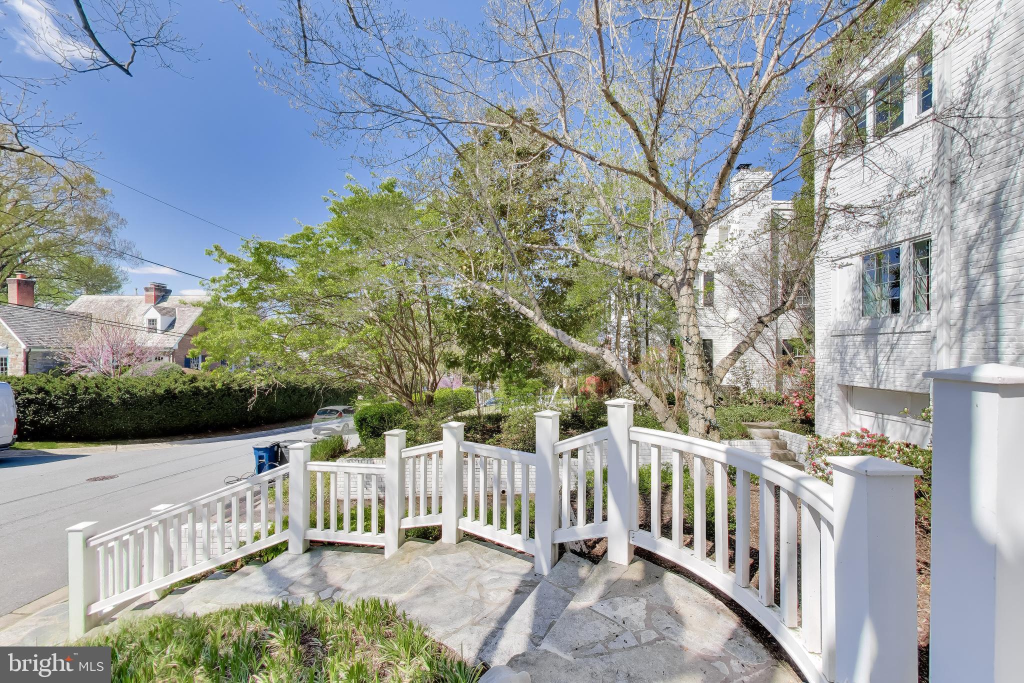 WESTMORELAND HILLS - Residential