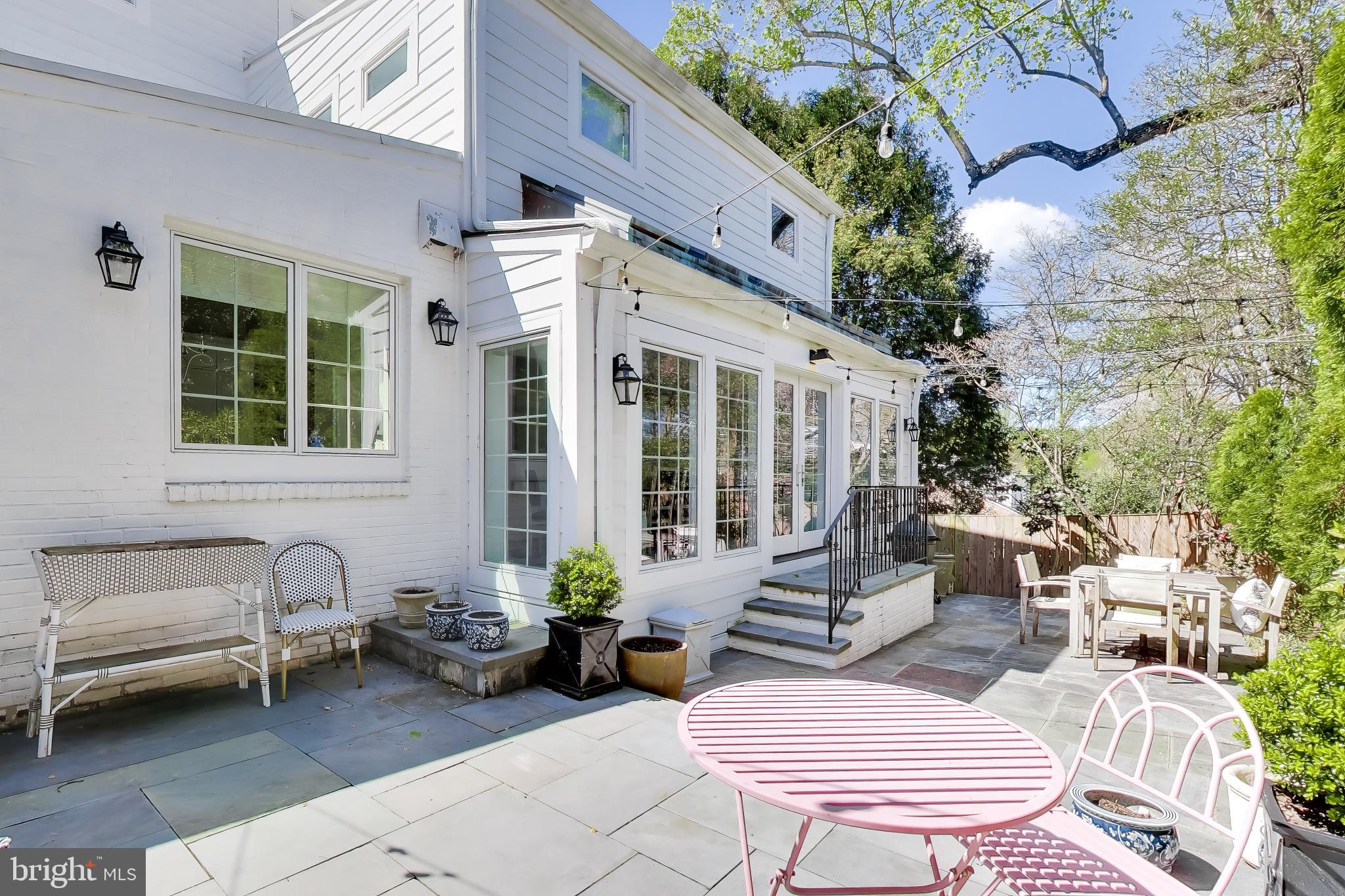 WESTMORELAND HILLS - Residential