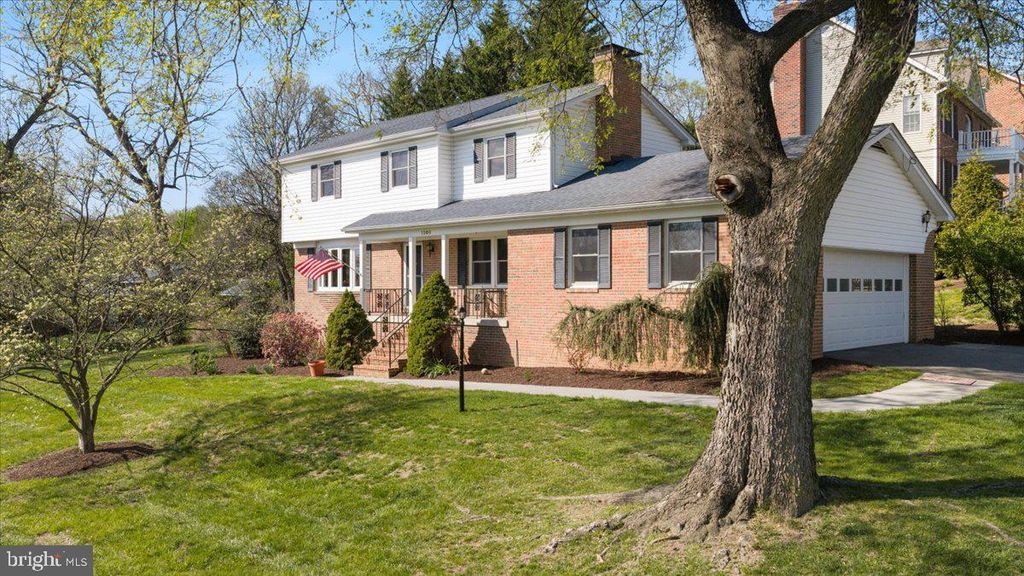 Photo of 1300 Caroline Street, WINCHESTER, VA 22601 (MLS # VAWI2010302)