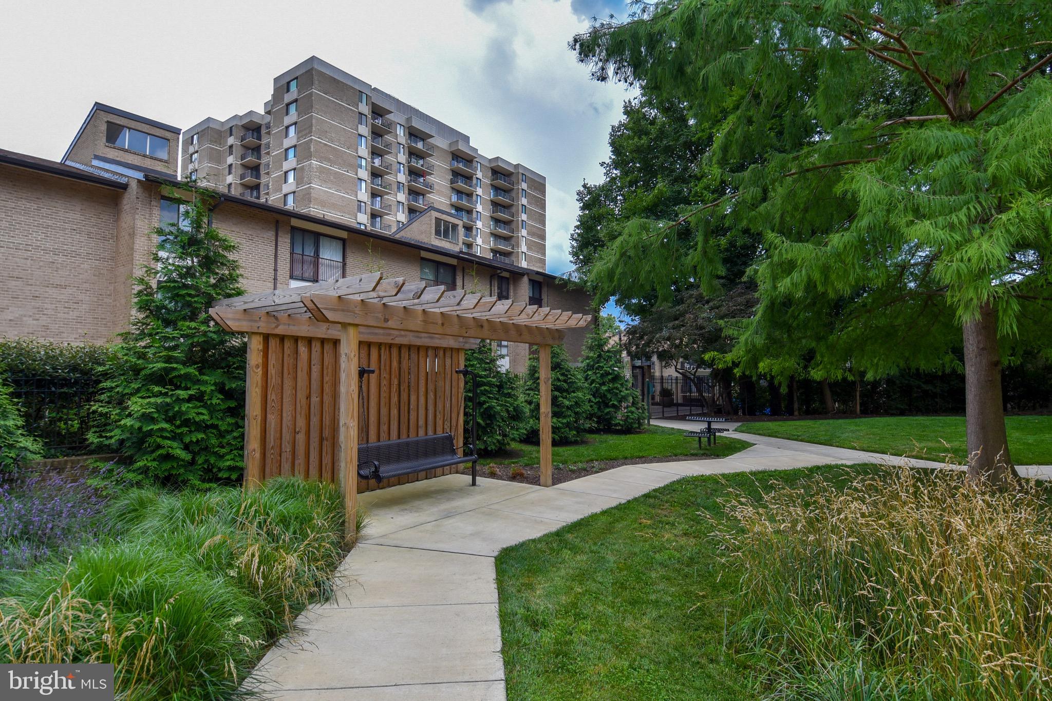 ROCKVILLE - Residential