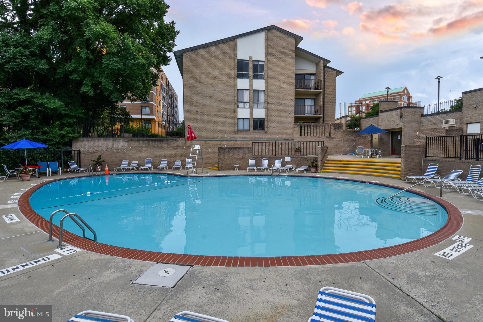 ROCKVILLE - Residential