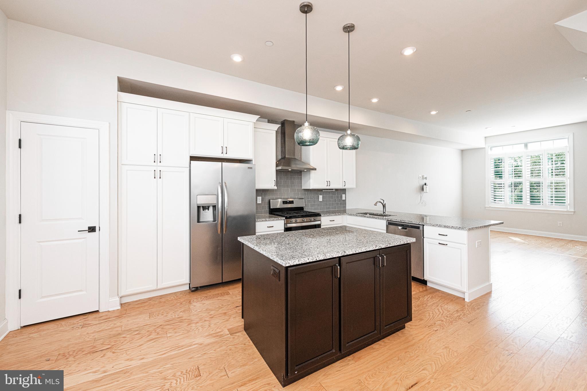 STEELPOINTE - Residential