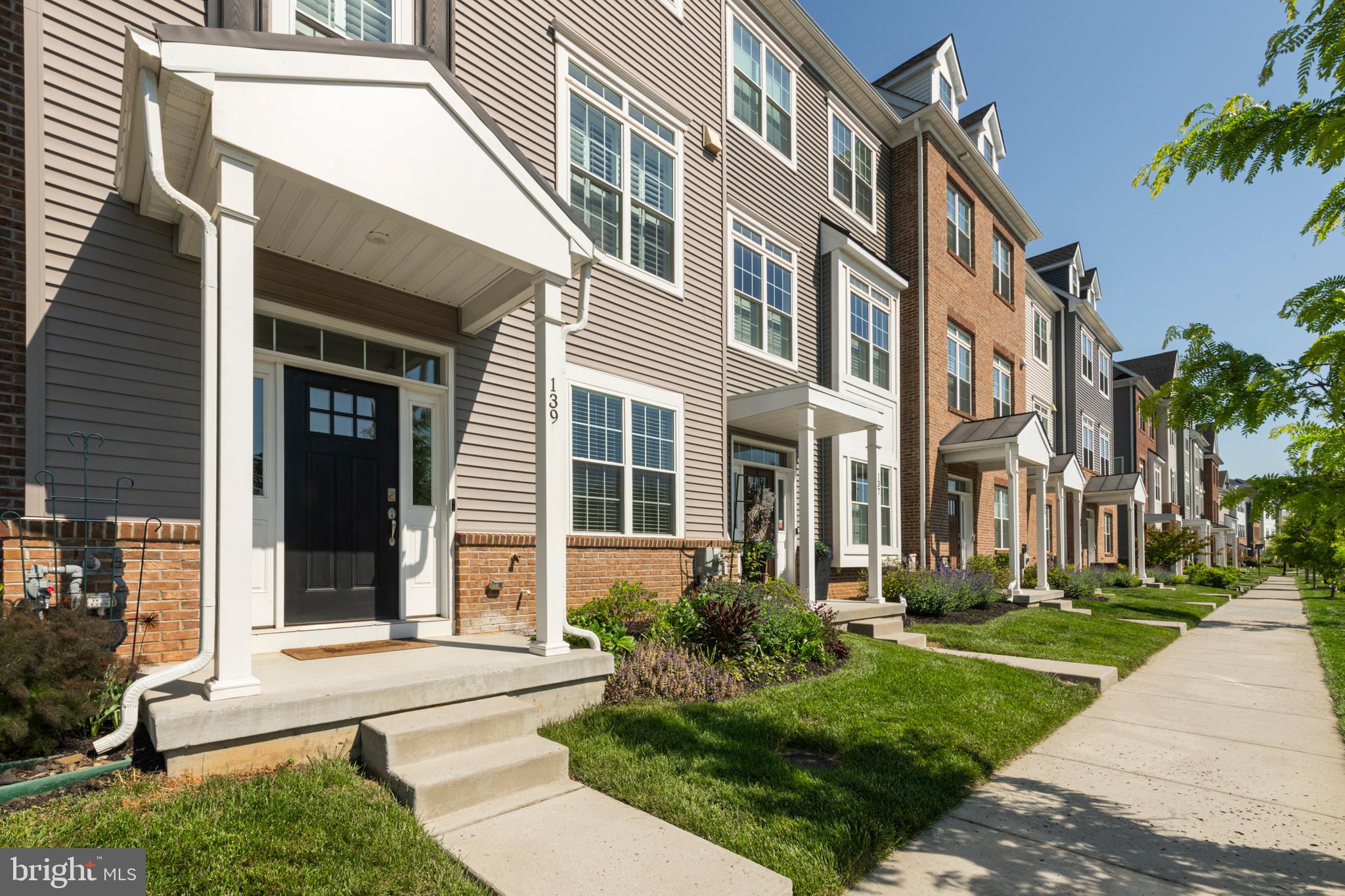 STEELPOINTE - Residential