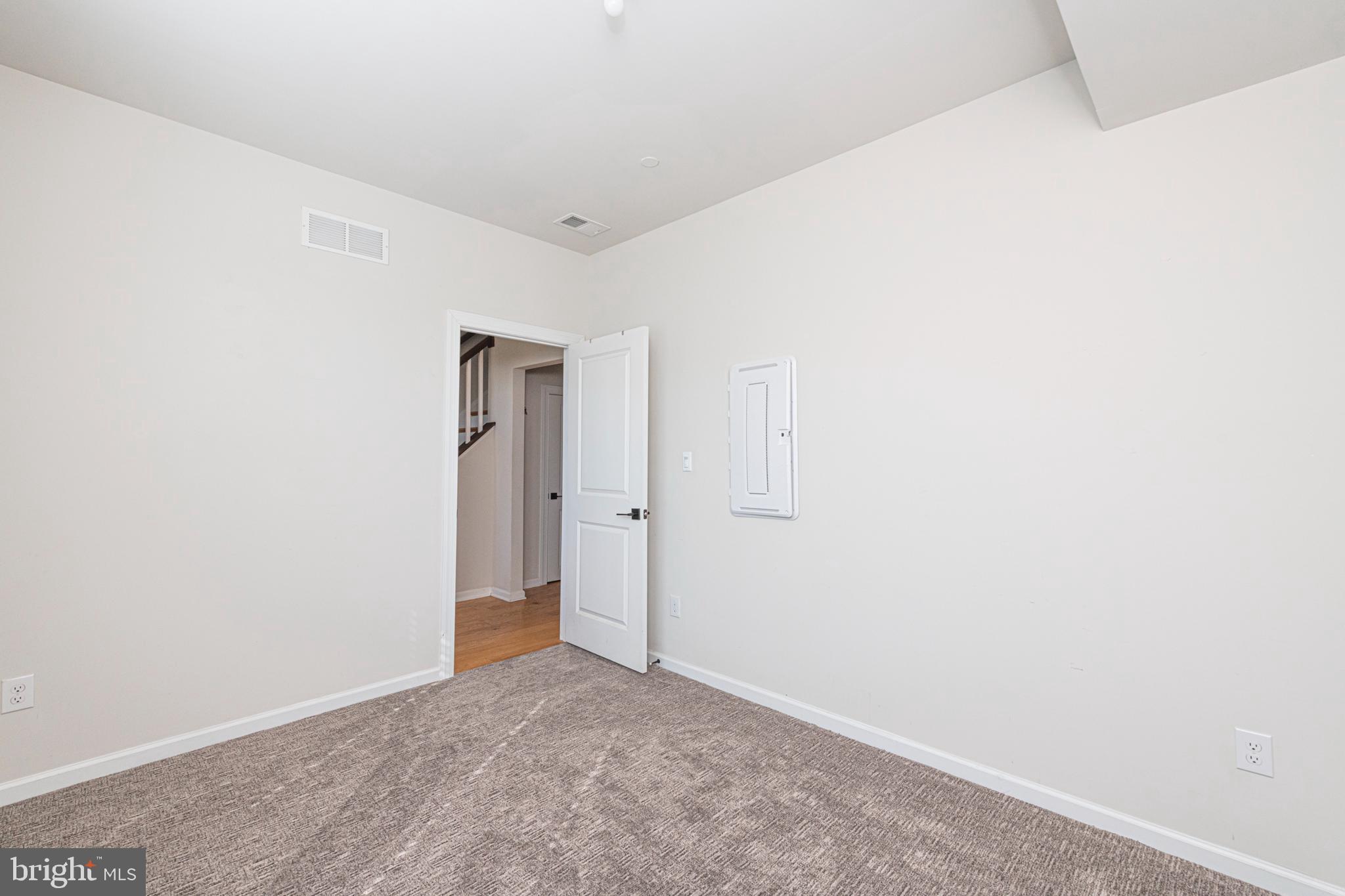 STEELPOINTE - Residential