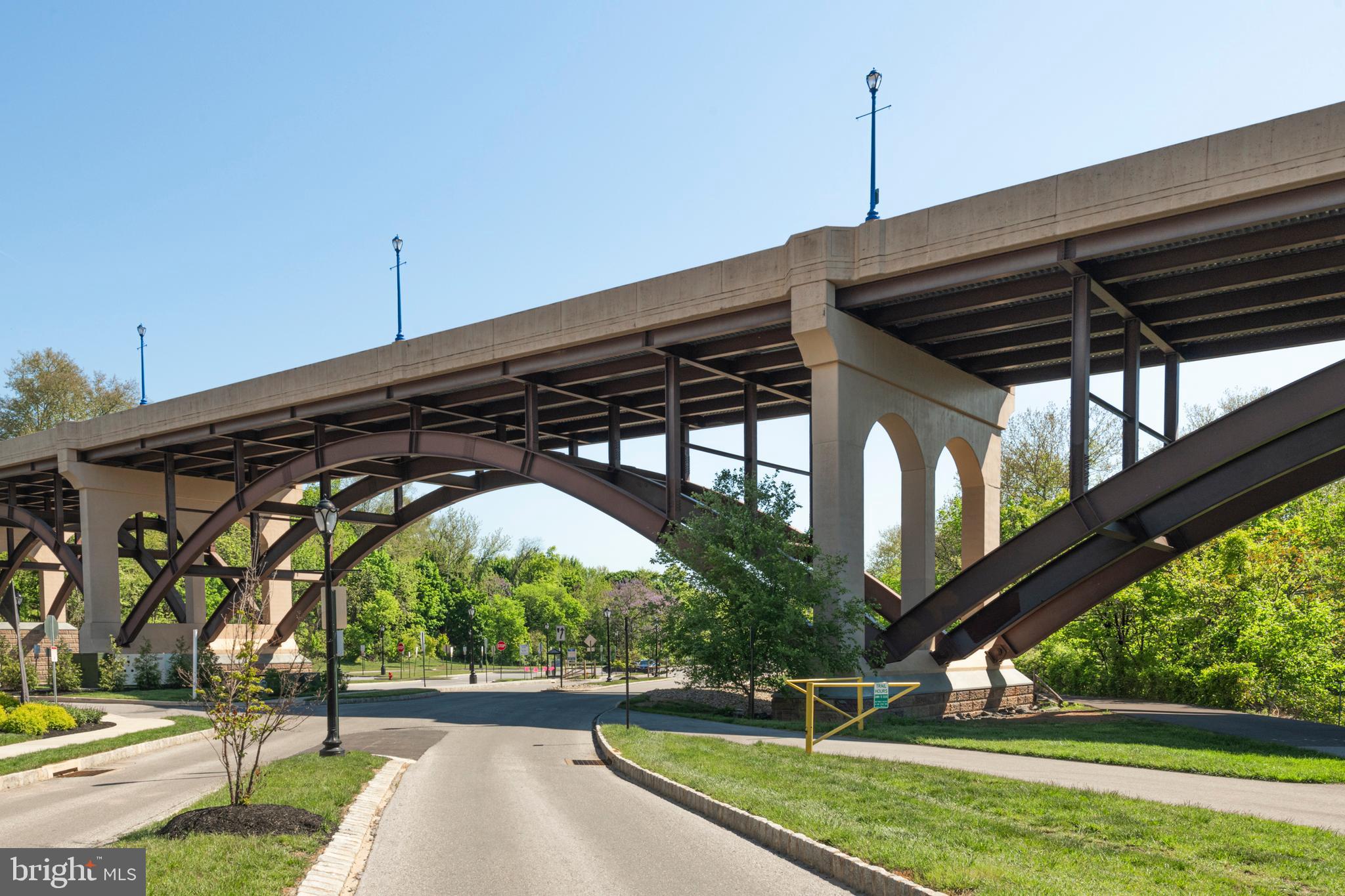 STEELPOINTE - Residential