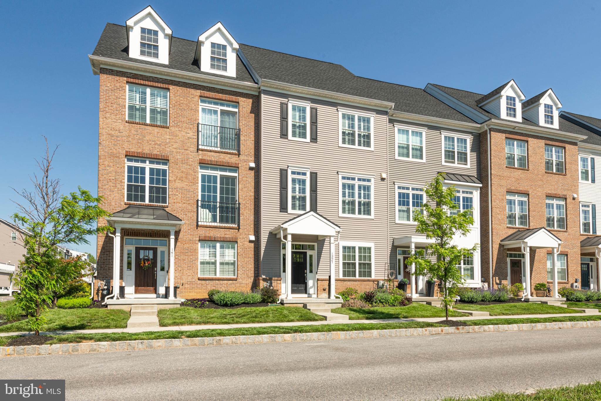 STEELPOINTE - Residential