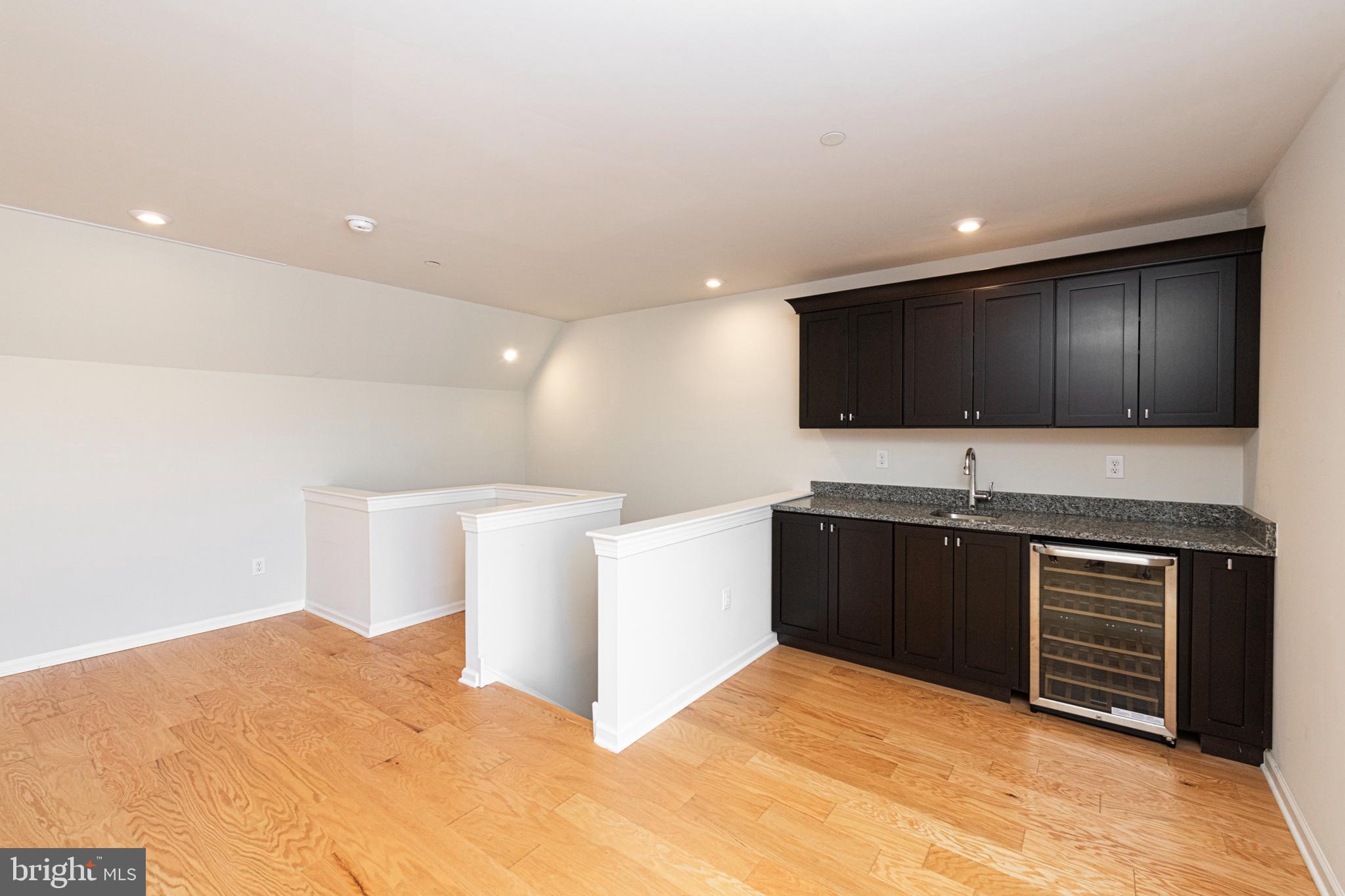 STEELPOINTE - Residential