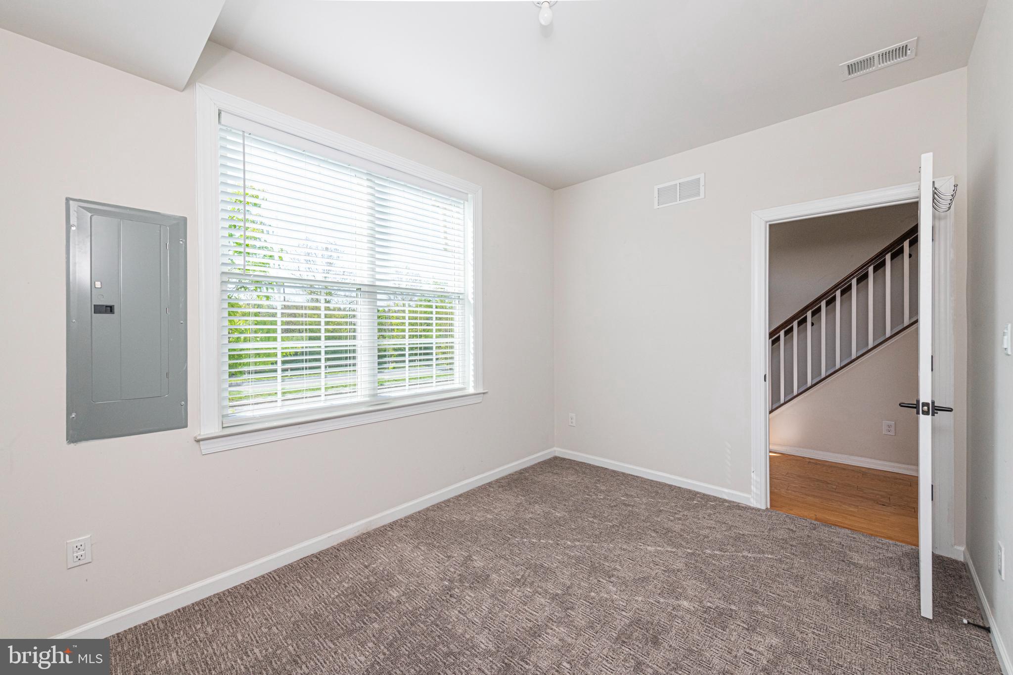 STEELPOINTE - Residential