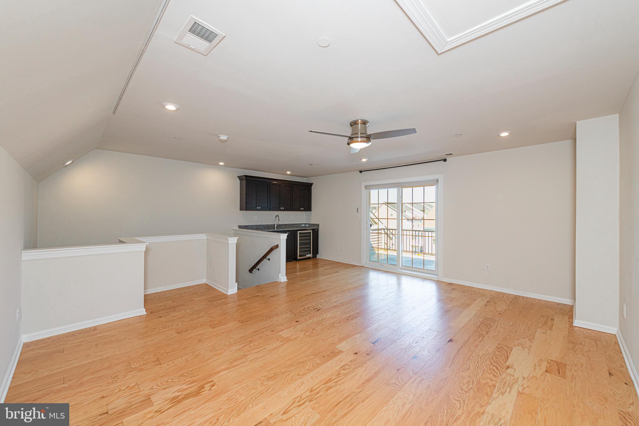 STEELPOINTE - Residential