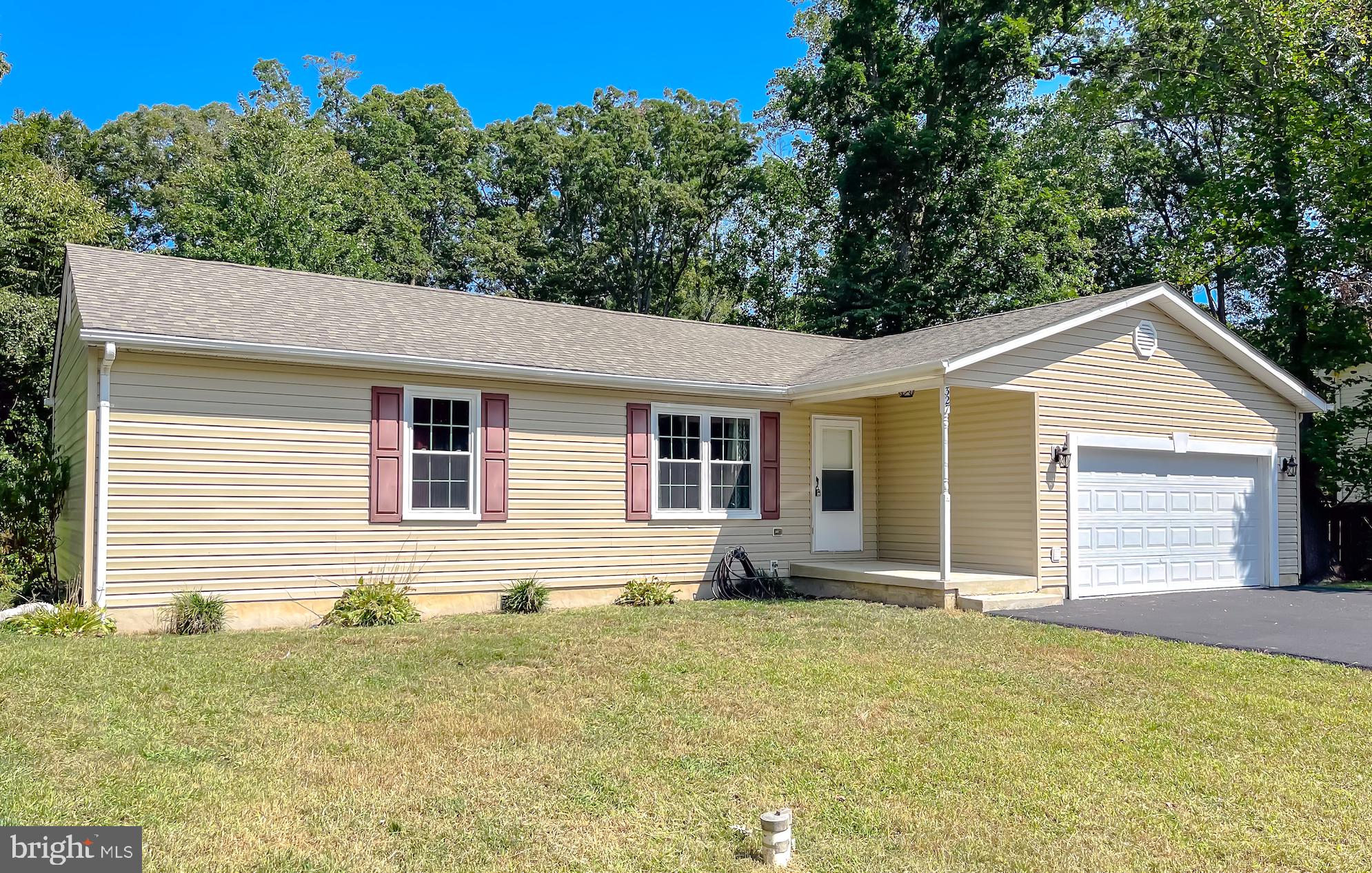 327 WHITE SANDS DRIVE