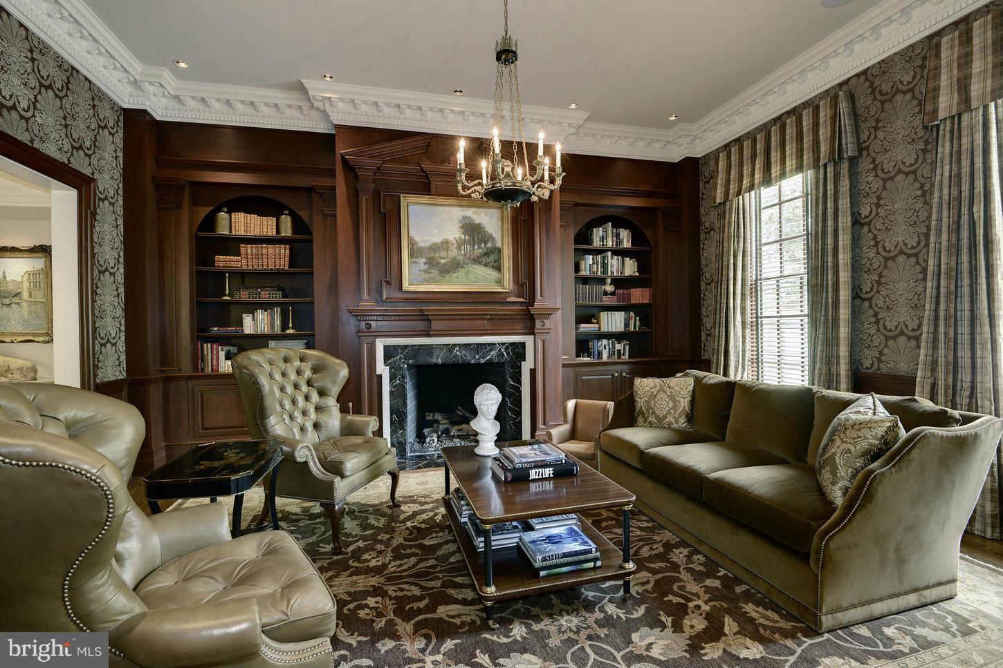 LANGLEY OAKS - Residential