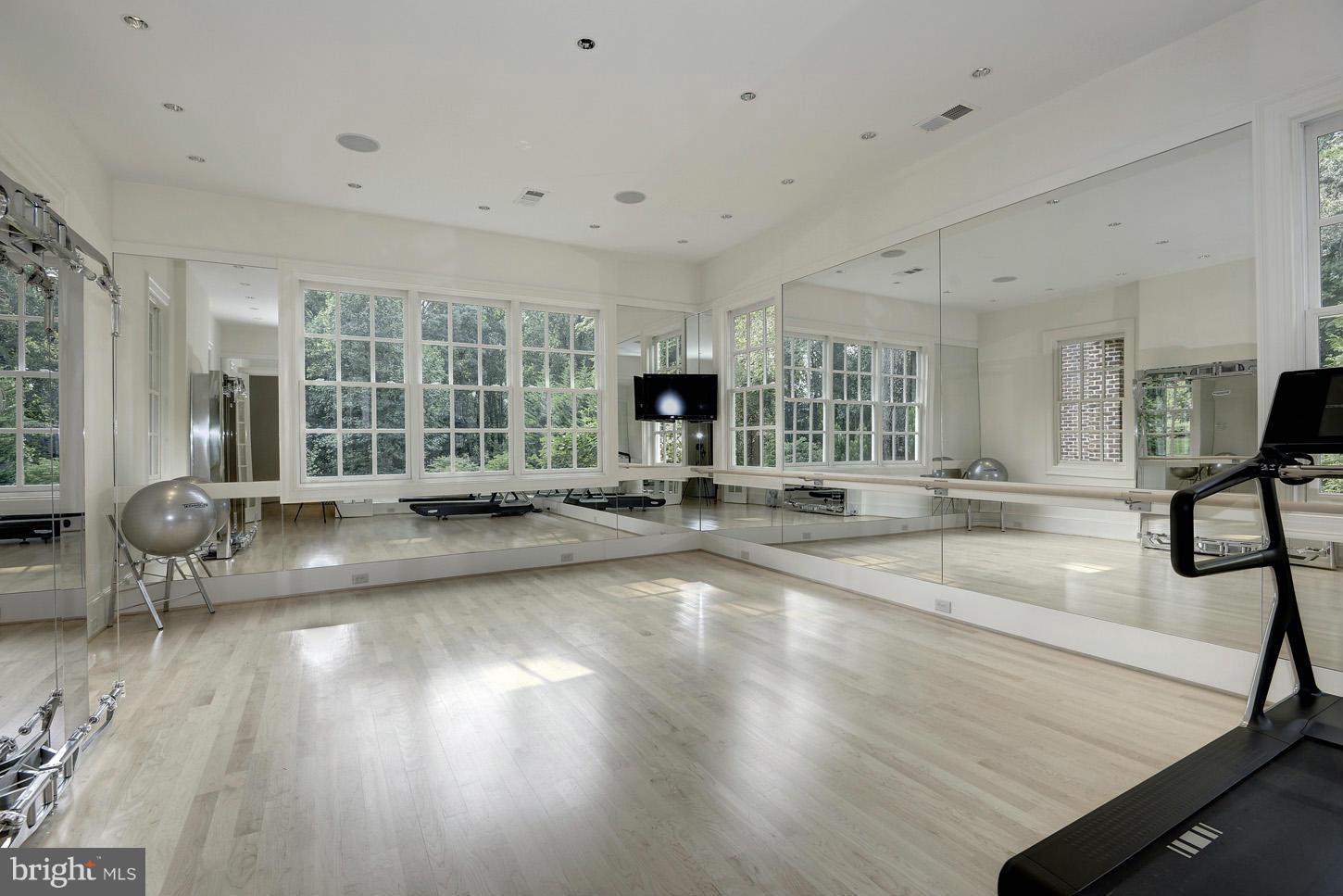 LANGLEY OAKS - Residential