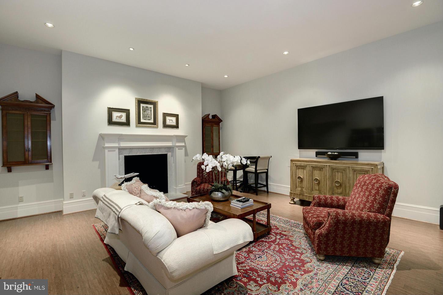 LANGLEY OAKS - Residential