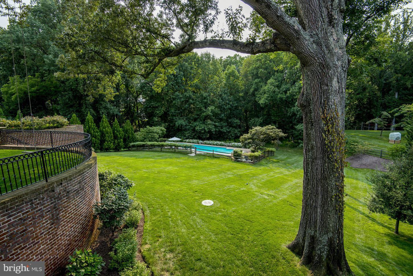 LANGLEY OAKS - Residential