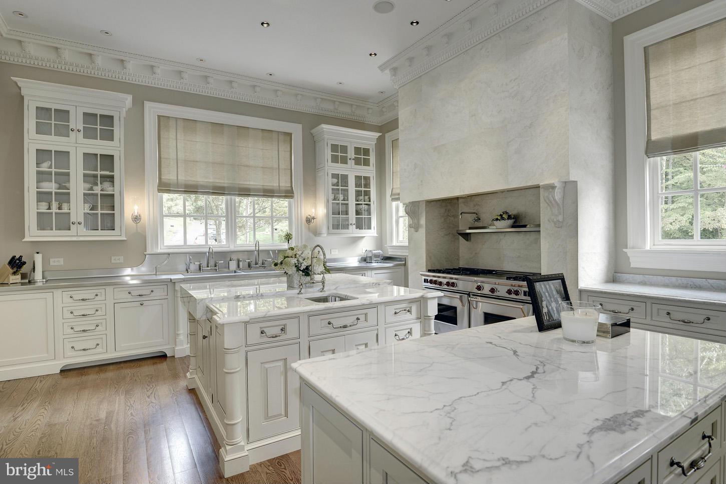 LANGLEY OAKS - Residential