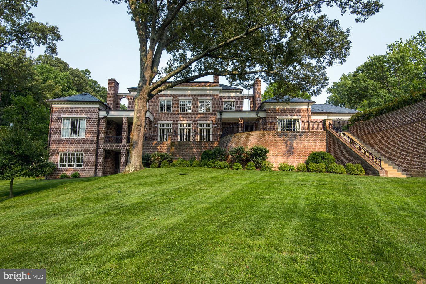 LANGLEY OAKS - Residential