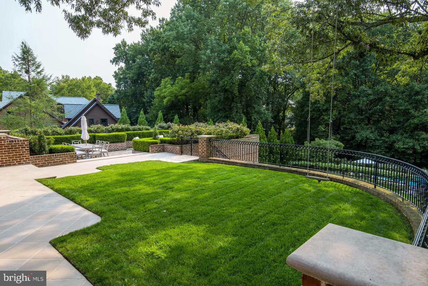 LANGLEY OAKS - Residential