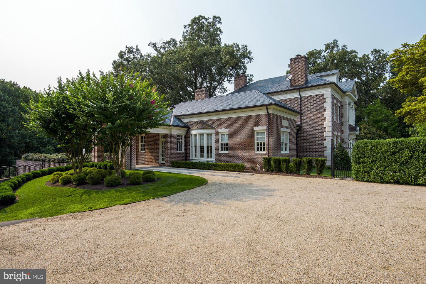 LANGLEY OAKS - Residential