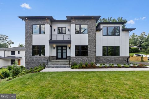 6511 IVY HILL DRIVE MCLEAN VA 22101
