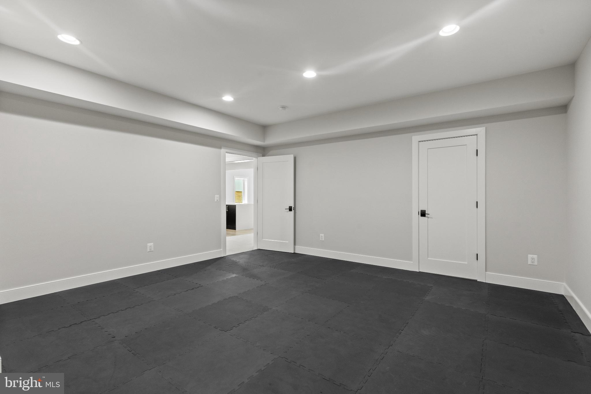 CHESTERBROOK GARDENS - Residential