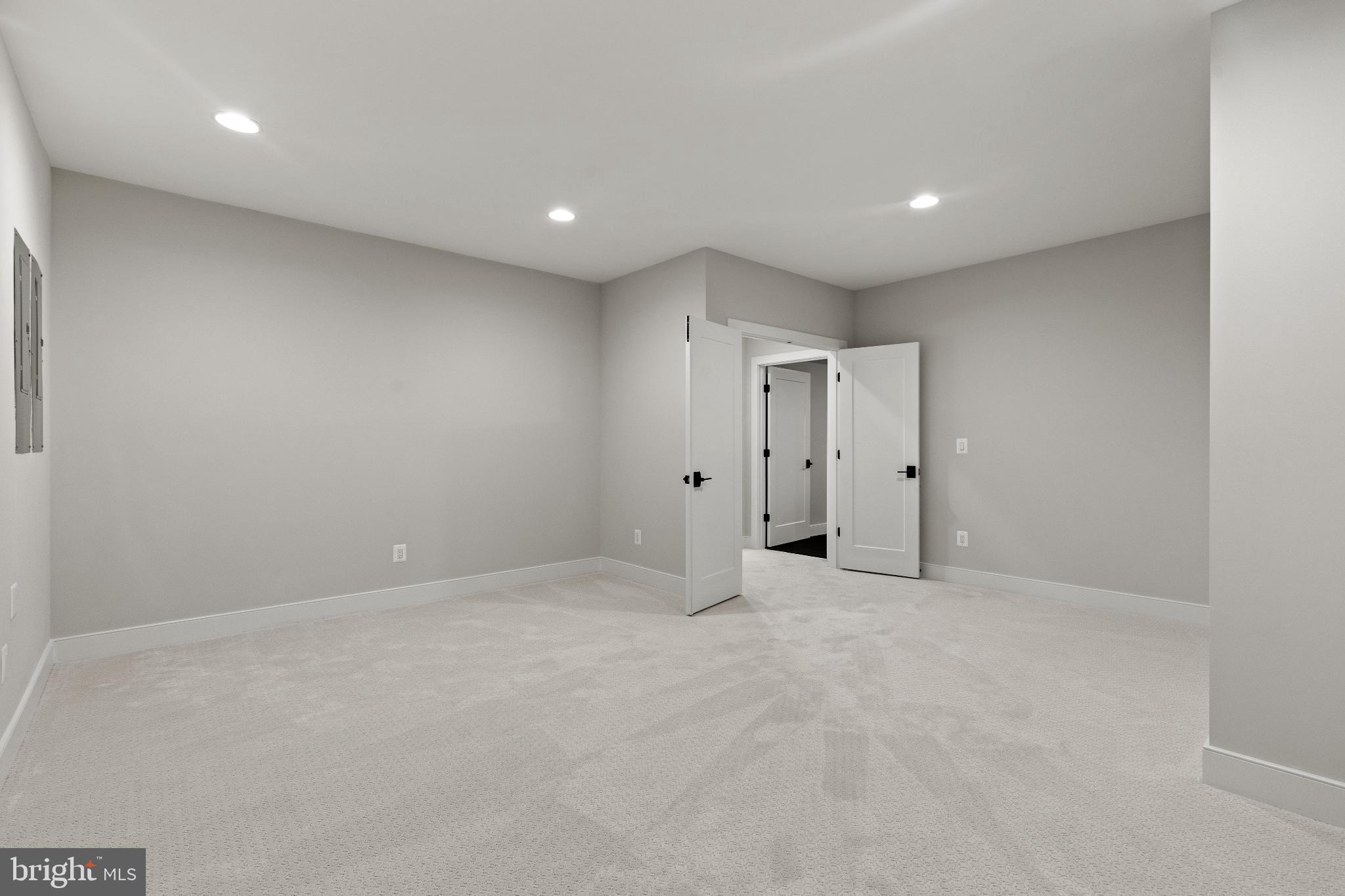 CHESTERBROOK GARDENS - Residential