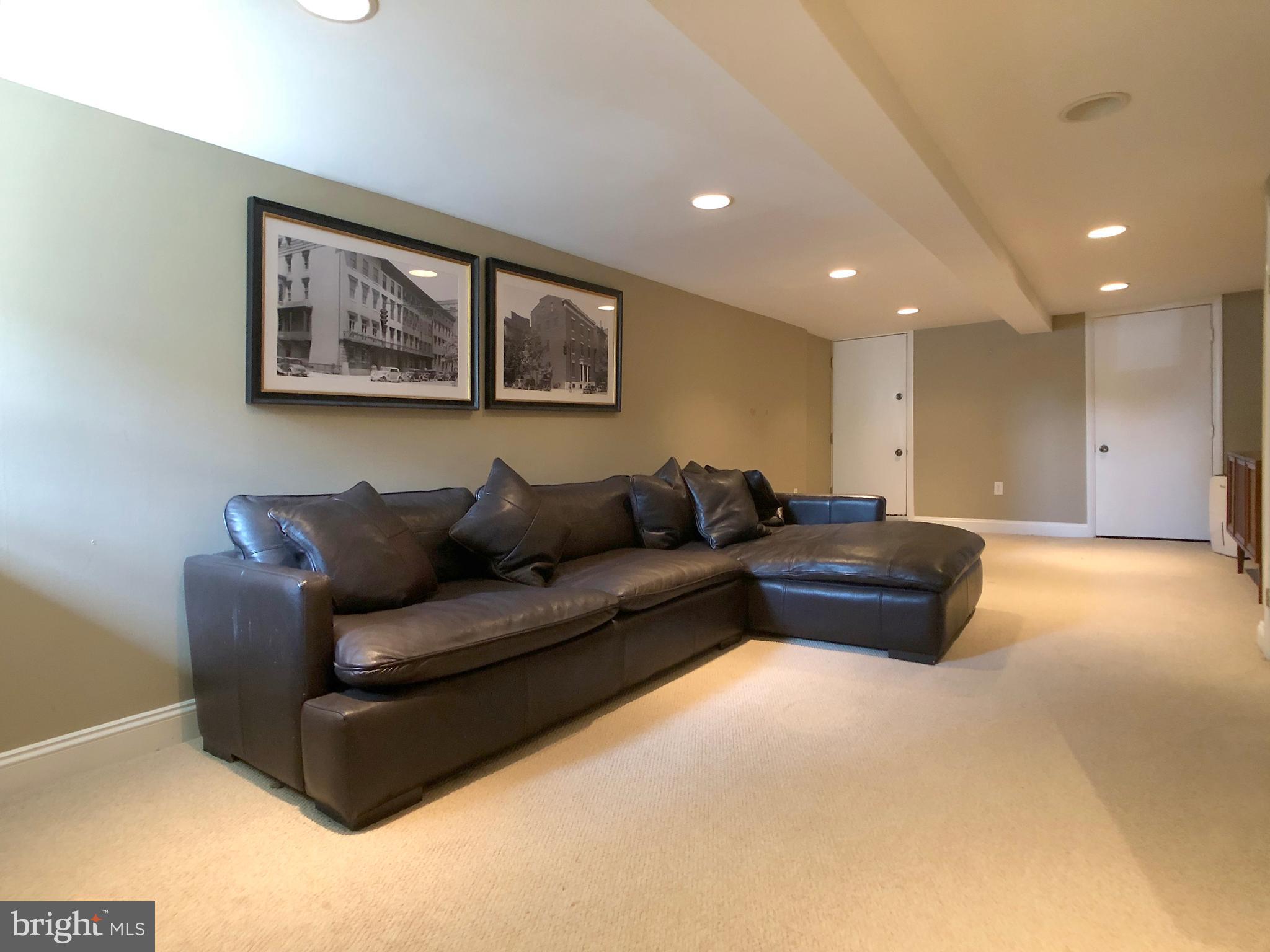 HAMPDEN HISTORIC DISTRICT - Residential