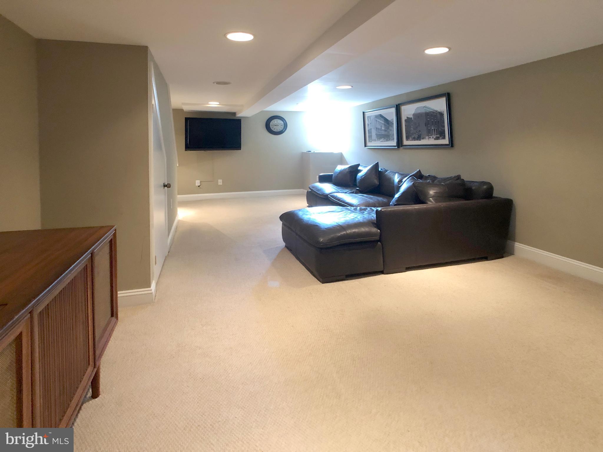 HAMPDEN HISTORIC DISTRICT - Residential