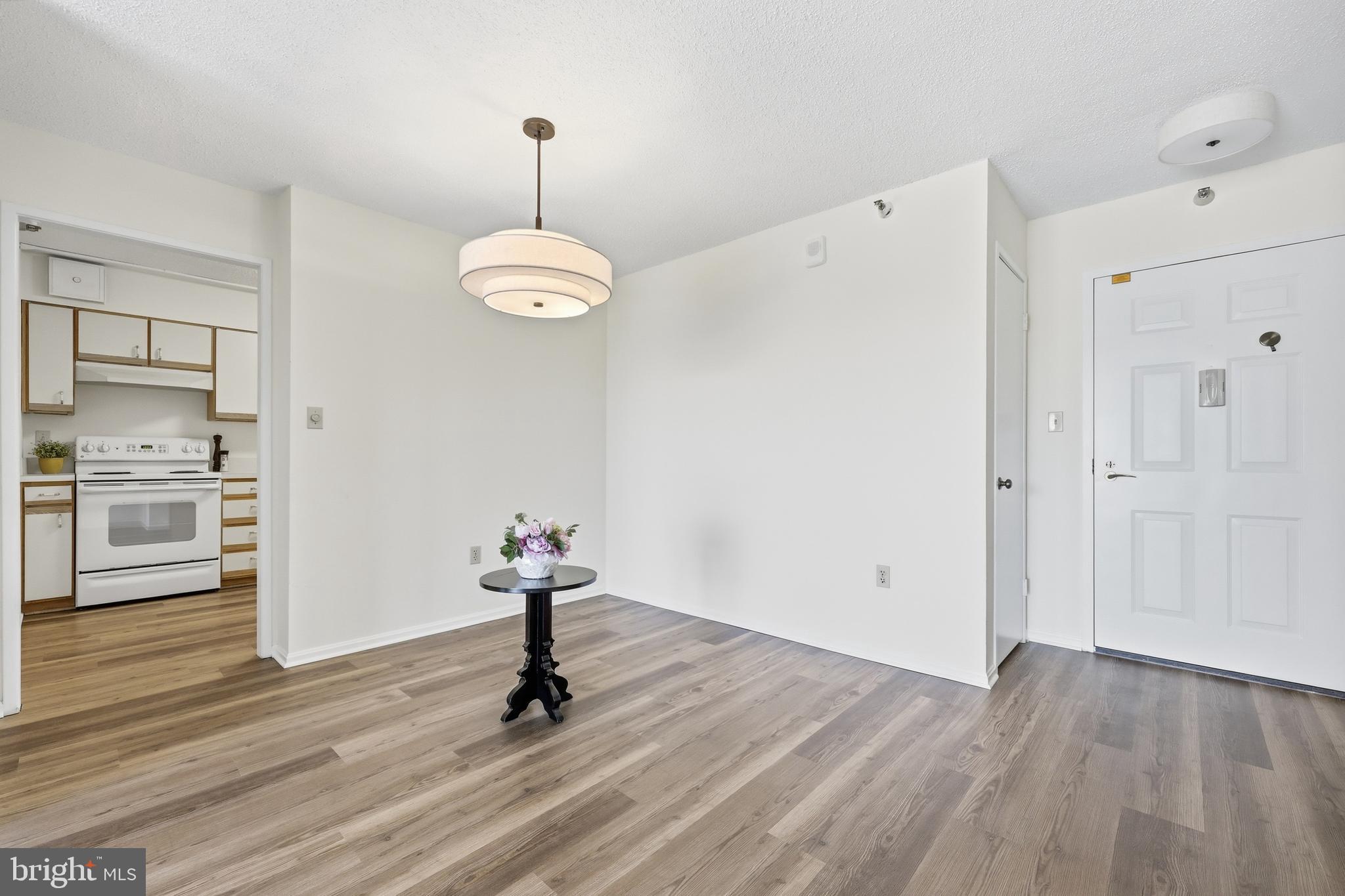 LEISURE WORLD - Residential