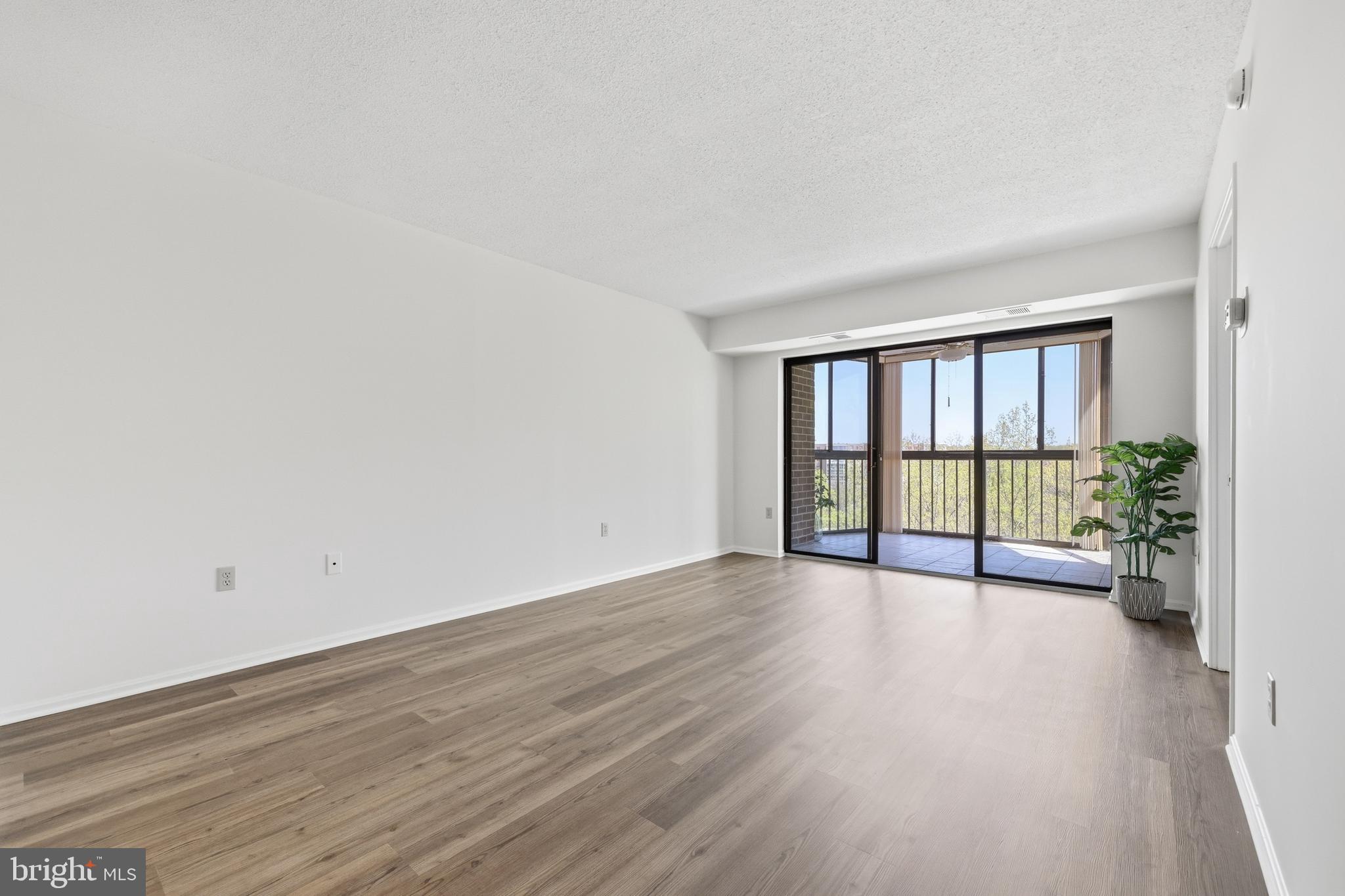 15107 INTERLACHEN DRIVE 2-1006