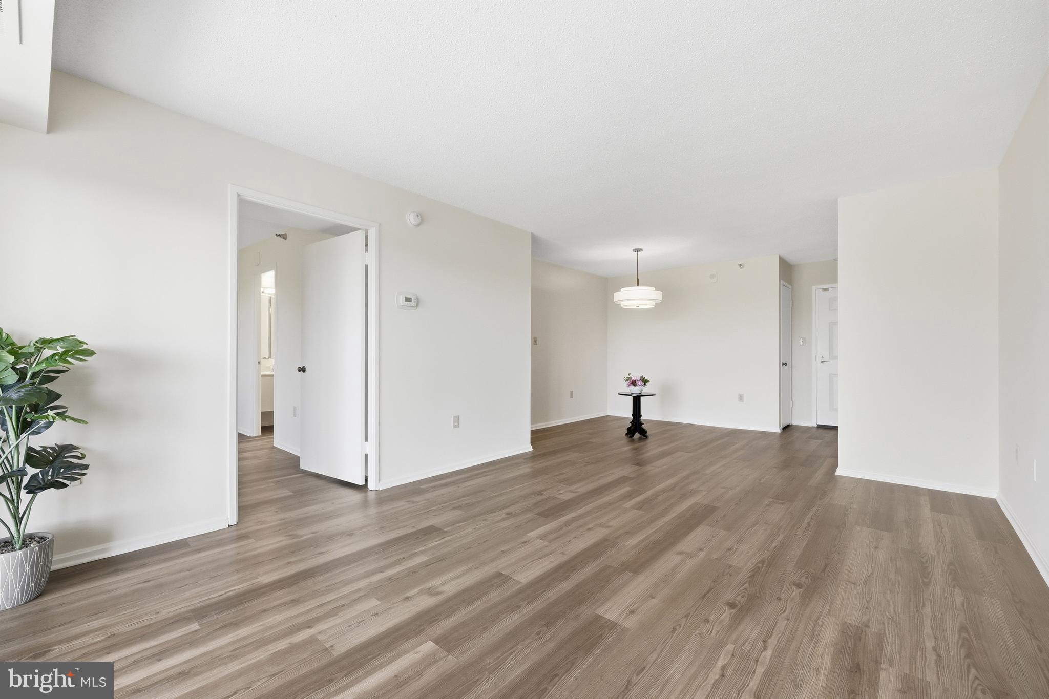 LEISURE WORLD - Residential