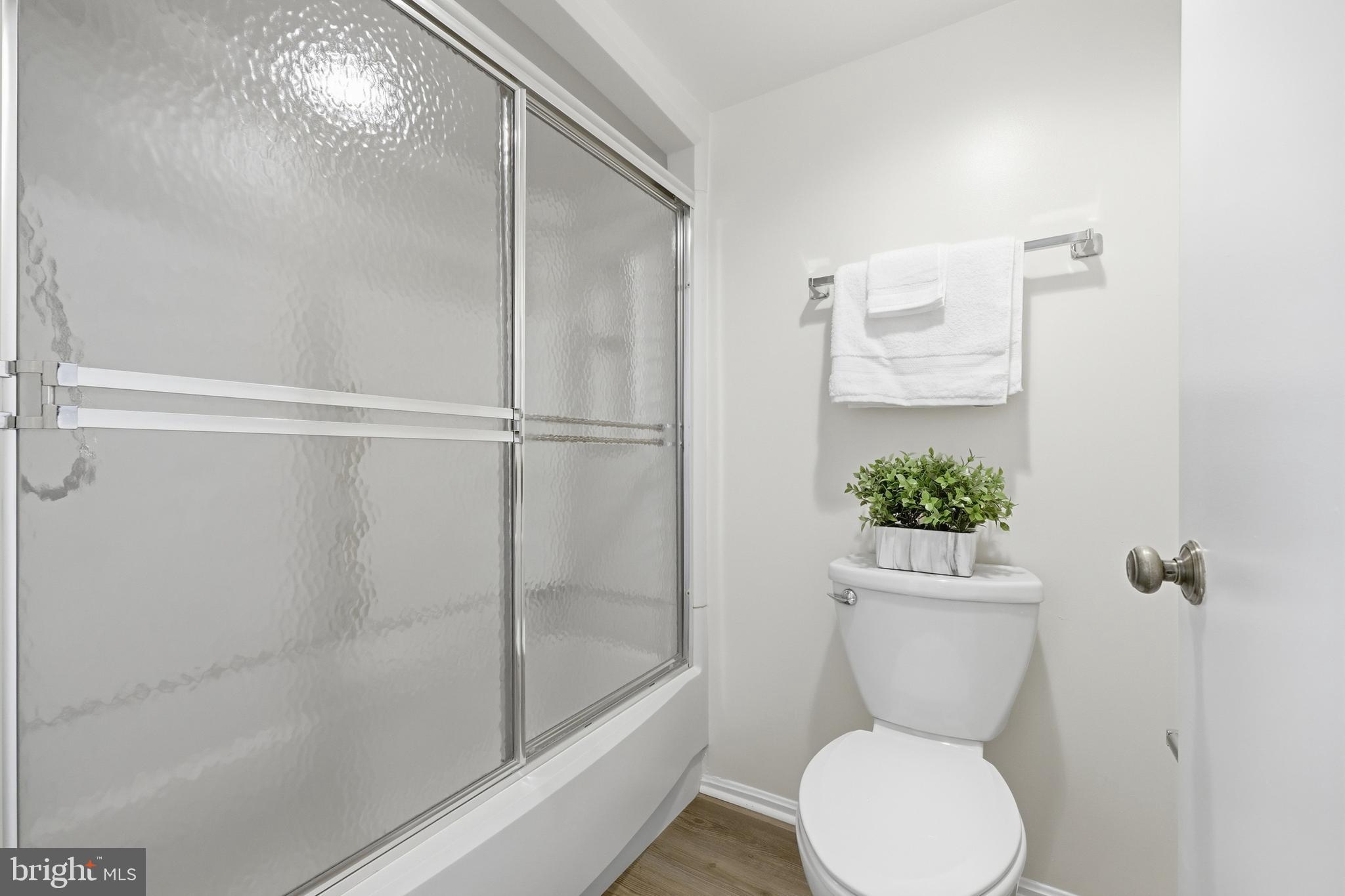 LEISURE WORLD - Residential