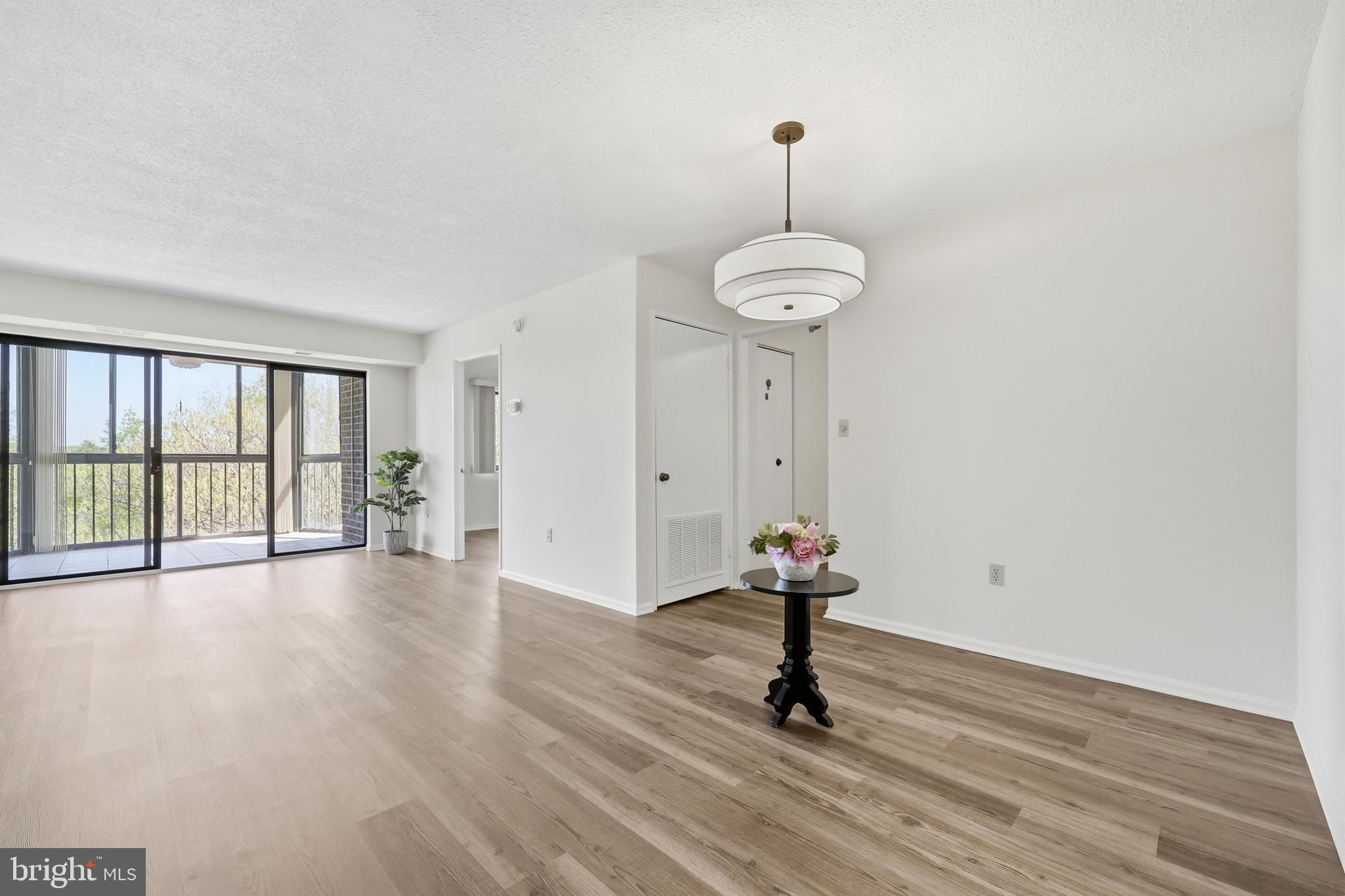 LEISURE WORLD - Residential