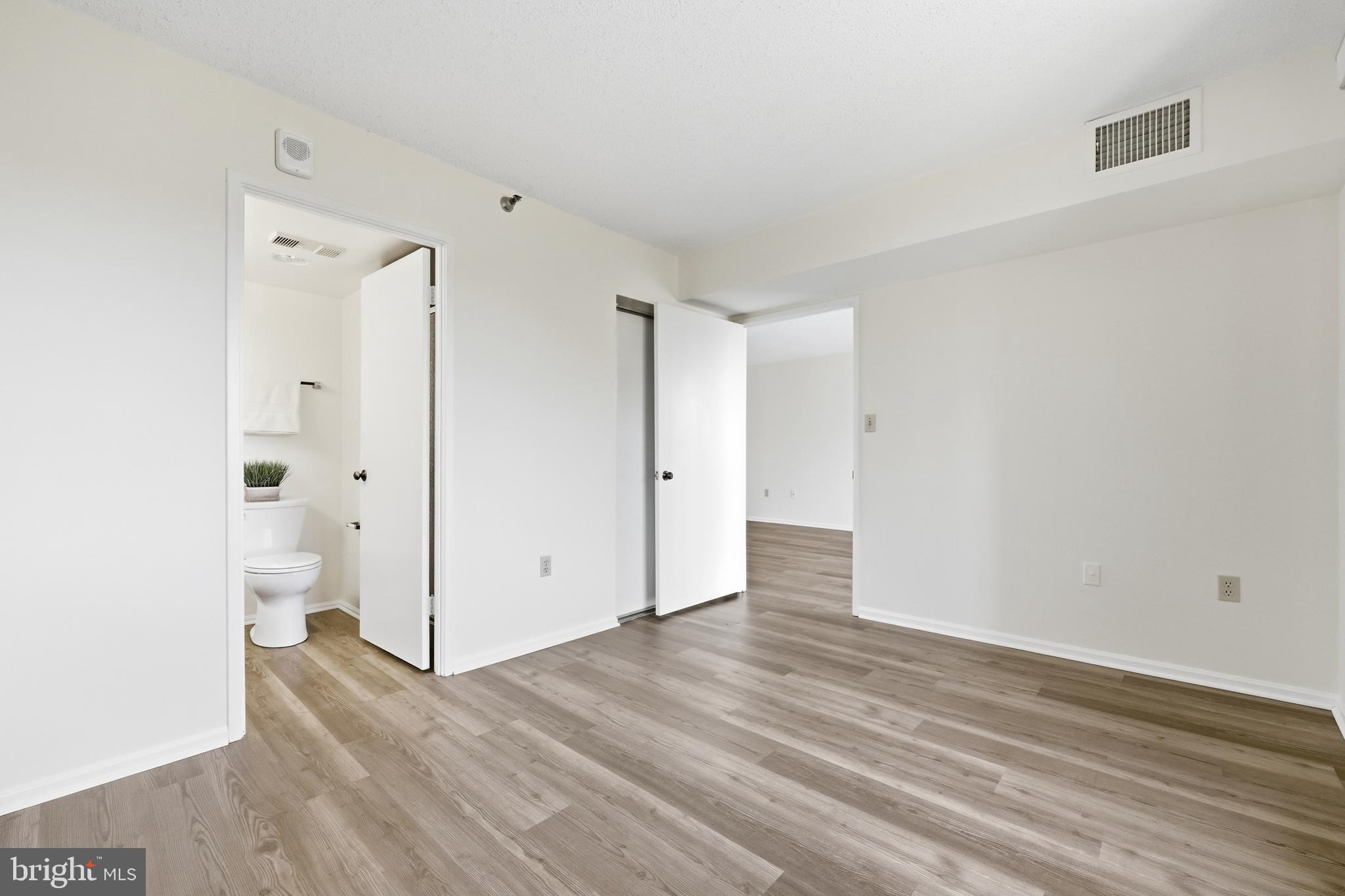 LEISURE WORLD - Residential