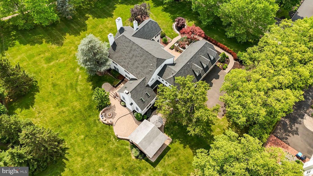 Photo of 4605 Twinbrook Circle, DOYLESTOWN, PA 18902 (MLS # PABU2103724)
