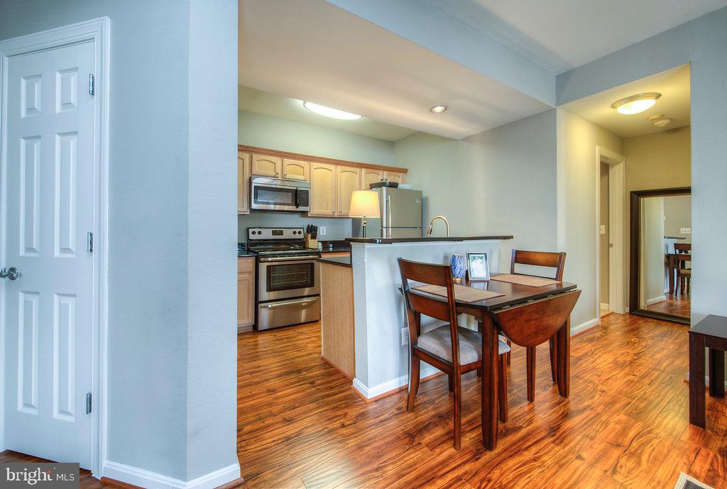 PENDERBROOK SQUARE CONDOMINIUMS - Residential