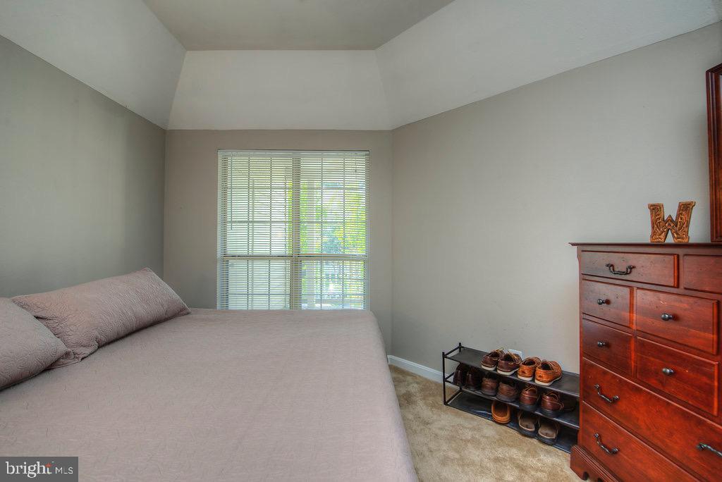 PENDERBROOK SQUARE CONDOMINIUMS - Residential