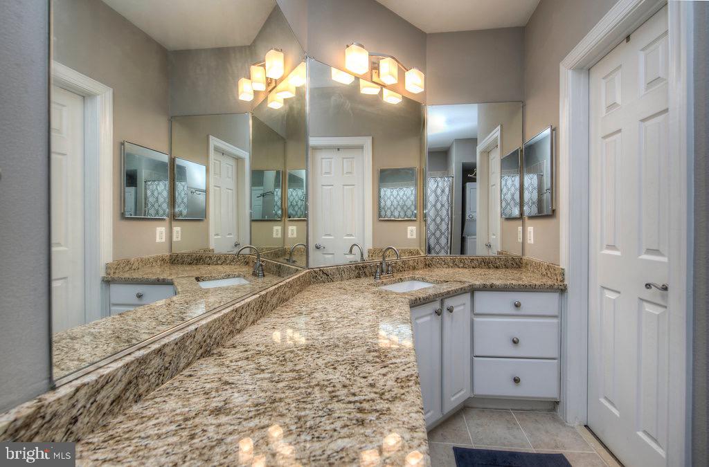 PENDERBROOK SQUARE CONDOMINIUMS - Residential