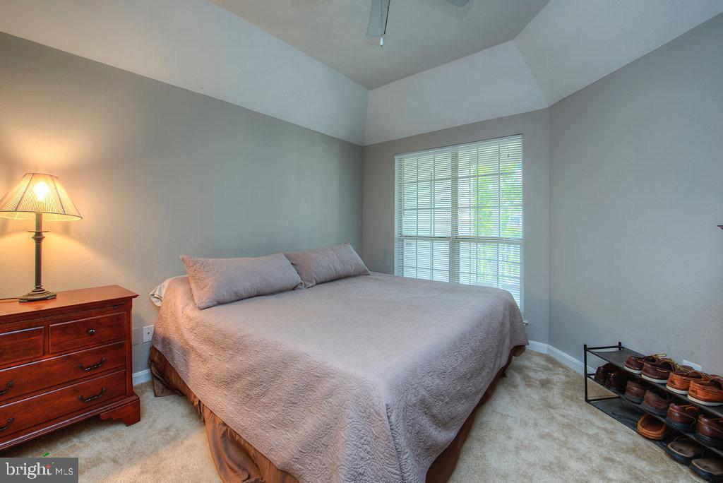 PENDERBROOK SQUARE CONDOMINIUMS - Residential