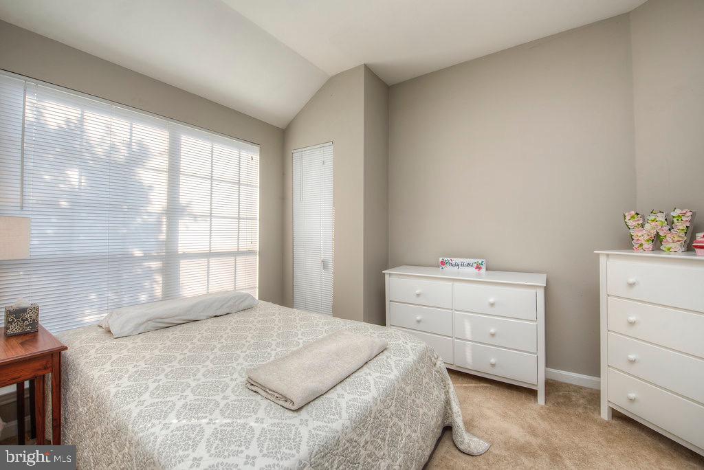 PENDERBROOK SQUARE CONDOMINIUMS - Residential