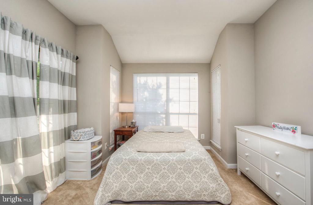 PENDERBROOK SQUARE CONDOMINIUMS - Residential