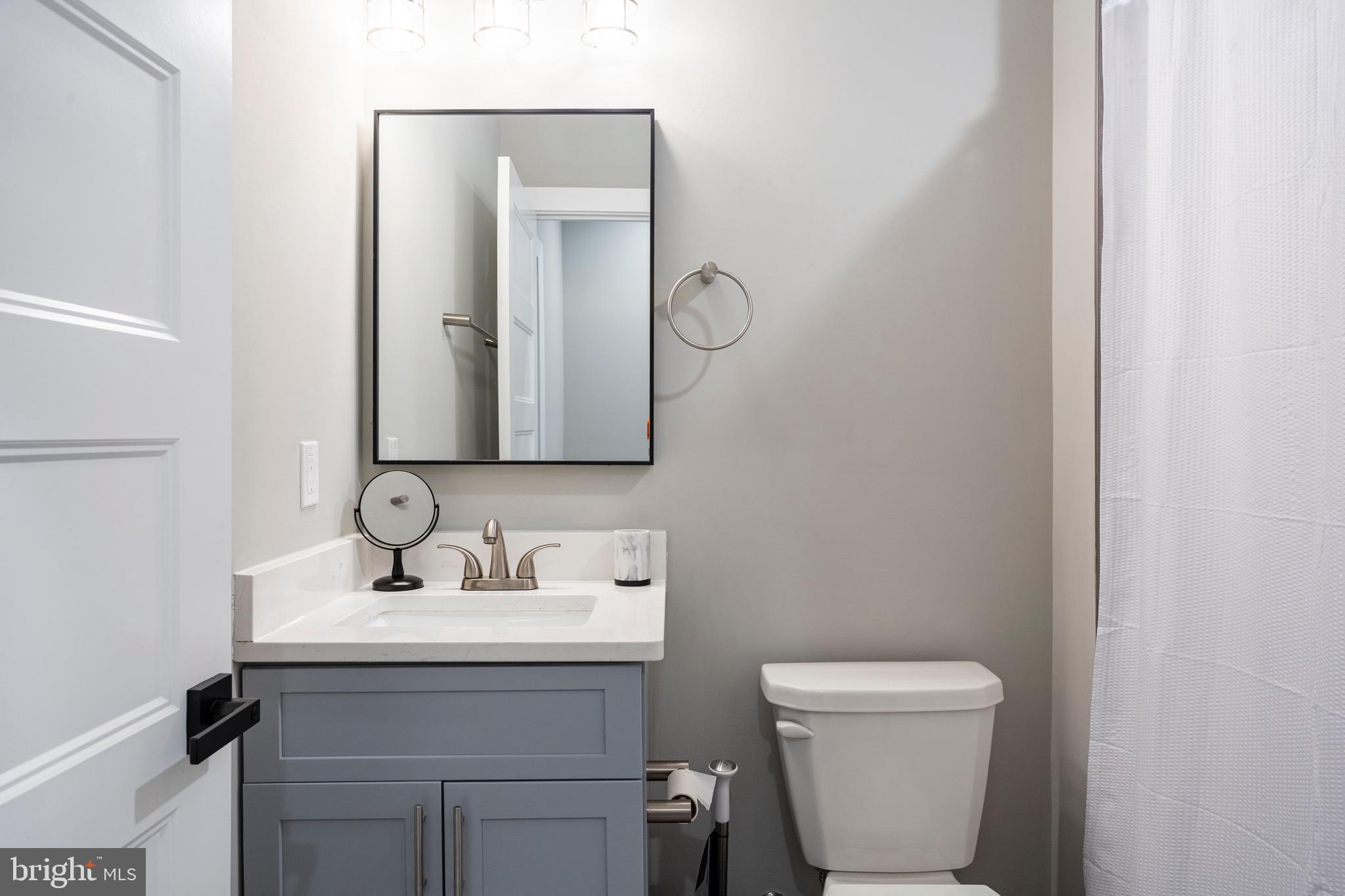 EAST KENSINGTON - Residential