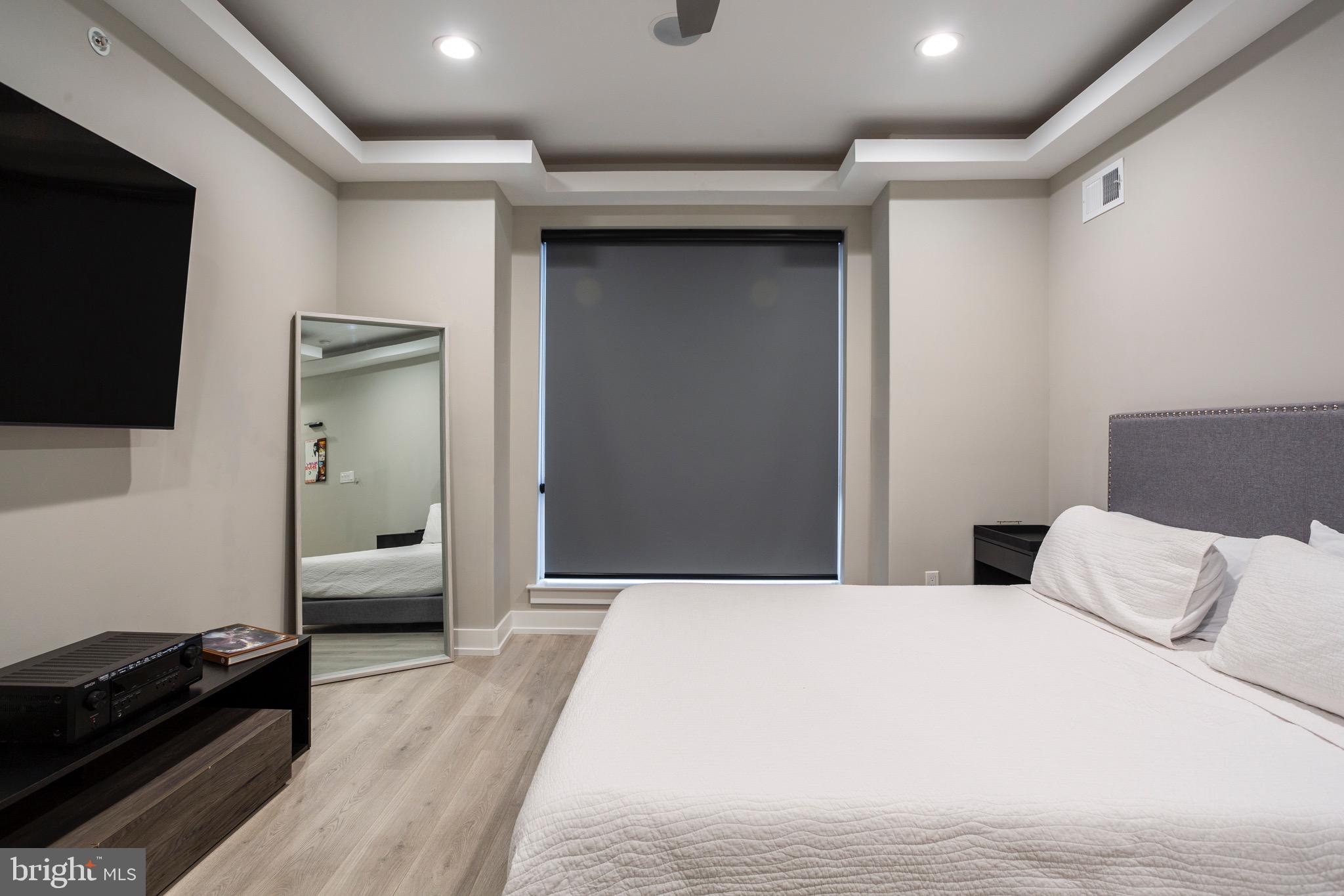 EAST KENSINGTON - Residential